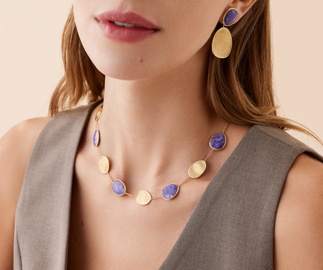18K Yellow Gold Collar Necklace with Charoite
