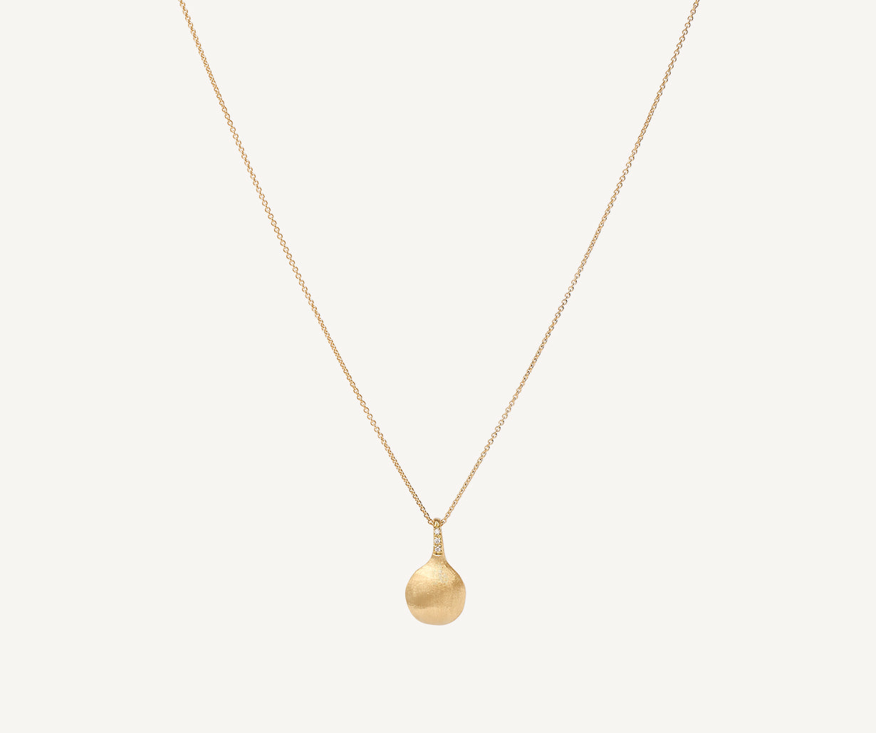 18kt yellow gold necklace with round diamond pendant