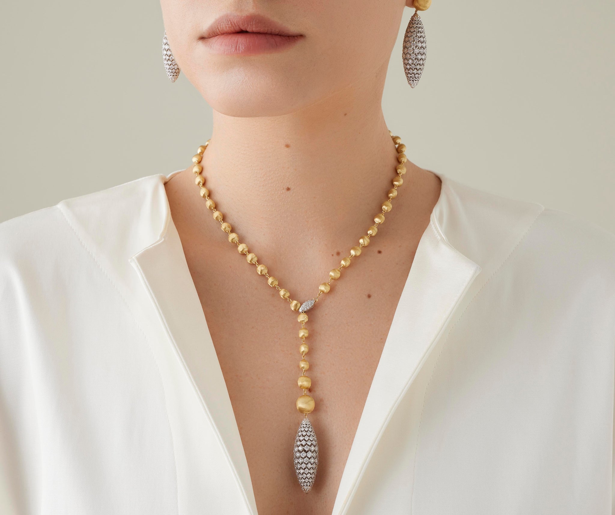 18K Yellow Gold Lariat Necklace With Large Diamond Pendant