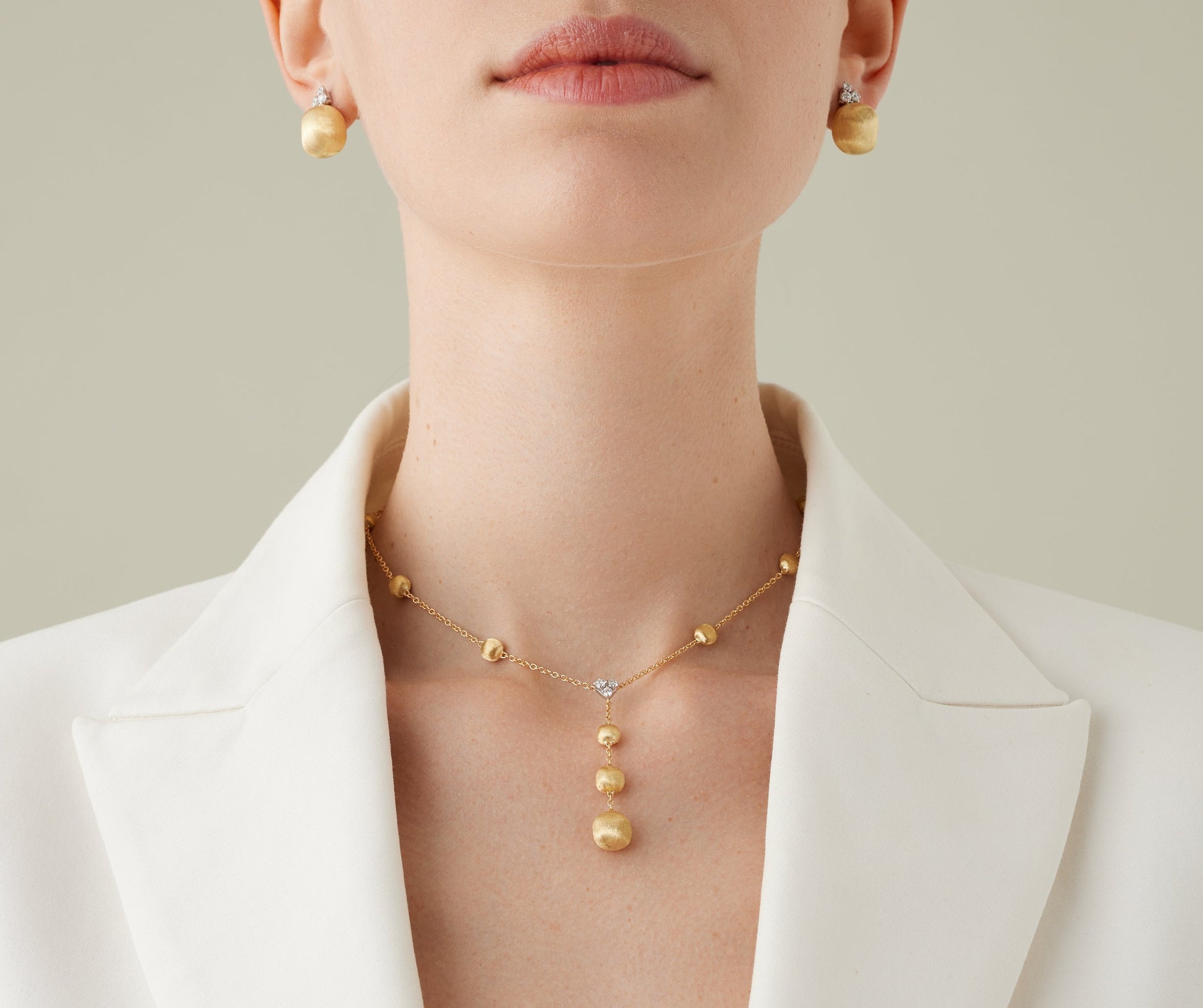 18K Yellow Gold Lariat Necklace With Diamonds