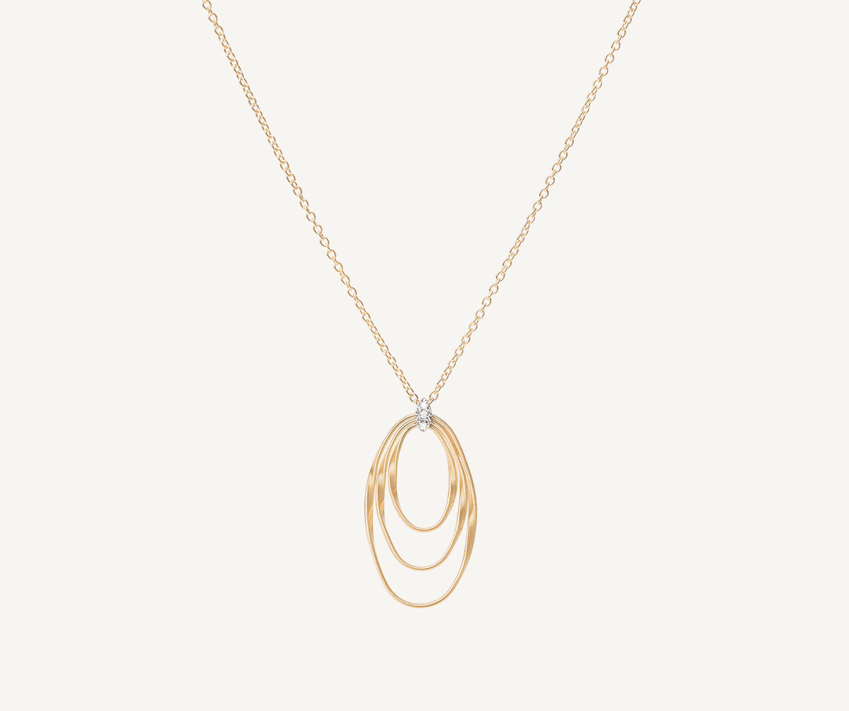 Pendant necklace with diamond elements