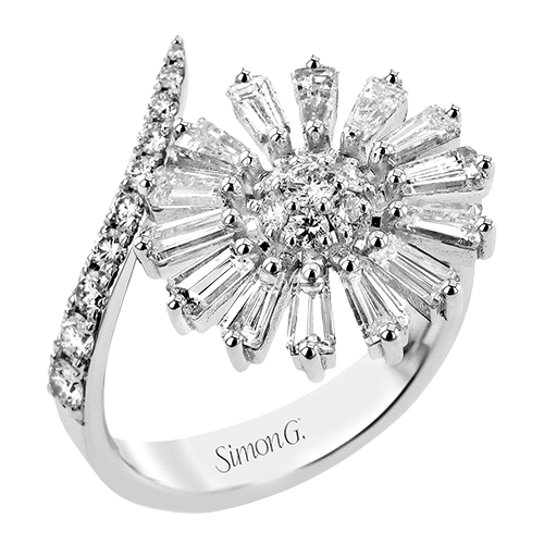 Flower Right Hand Ring In 18k Gold With Diamonds LR3225