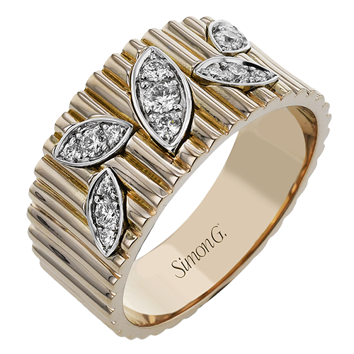 Right Hand Ring In 18k Gold With Diamonds LR4826
