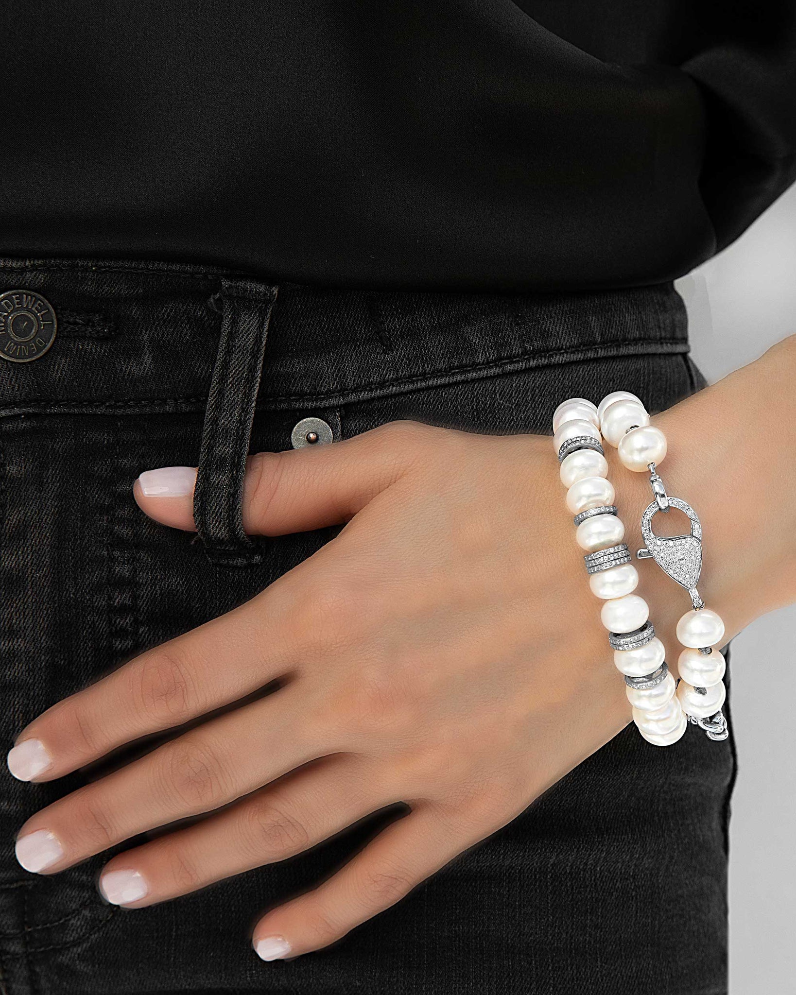 White Pearl and Chain Diamond Bracelet B0003436