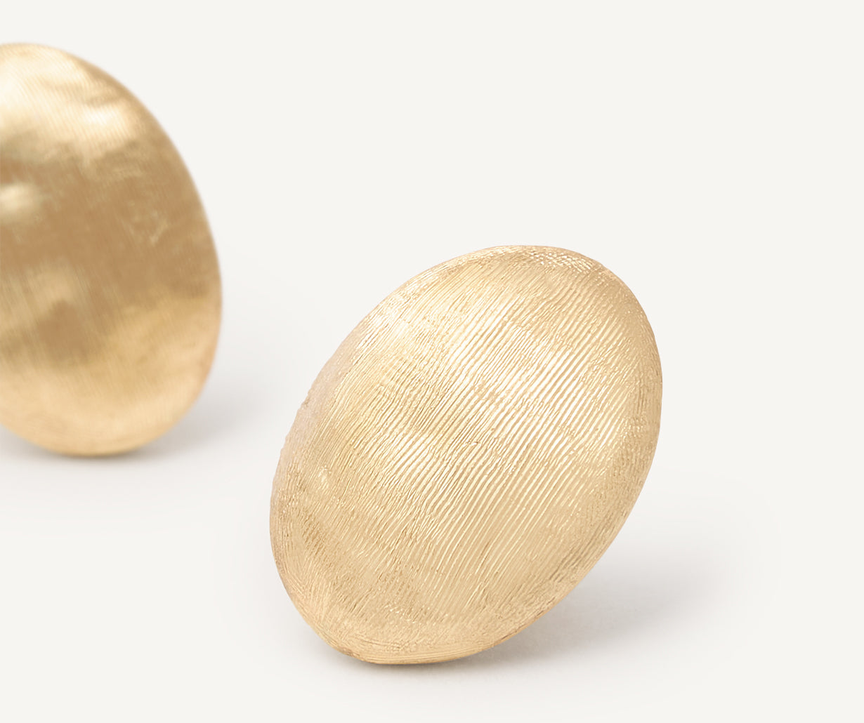 Yellow gold stud earrings