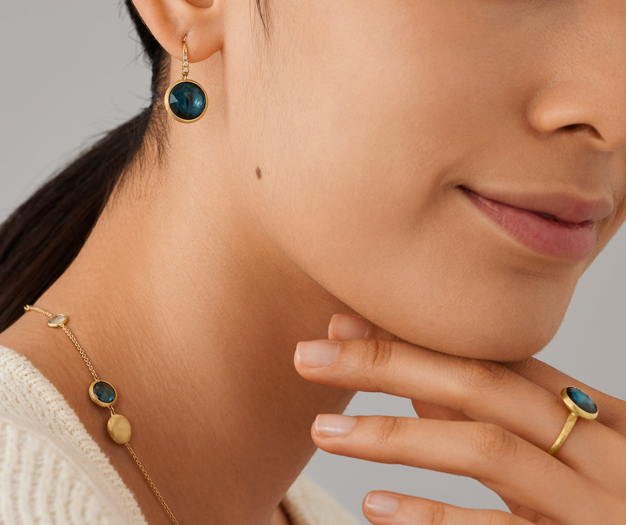 18kt yellow gold London topaz hook earrings