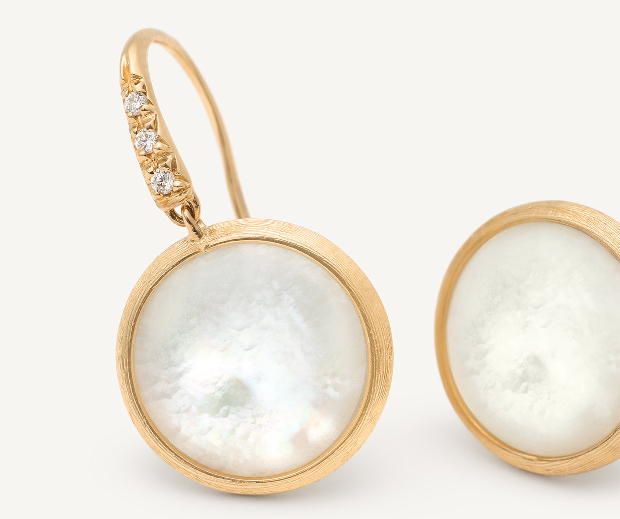 18kt yellow gold diamond-studded mother of pearl earrings