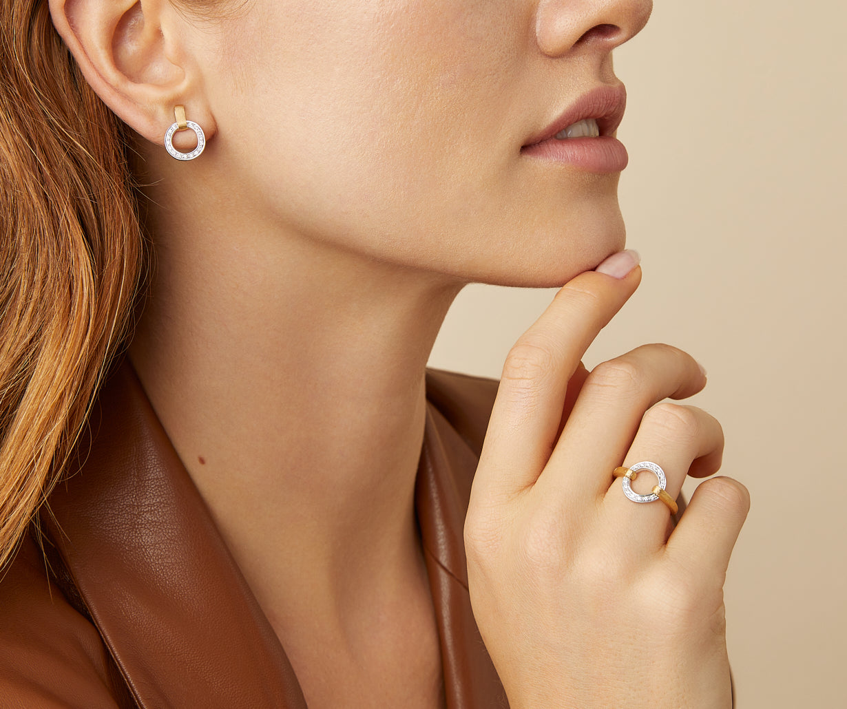 18kt yellow gold stud earrings with circular diamond element
