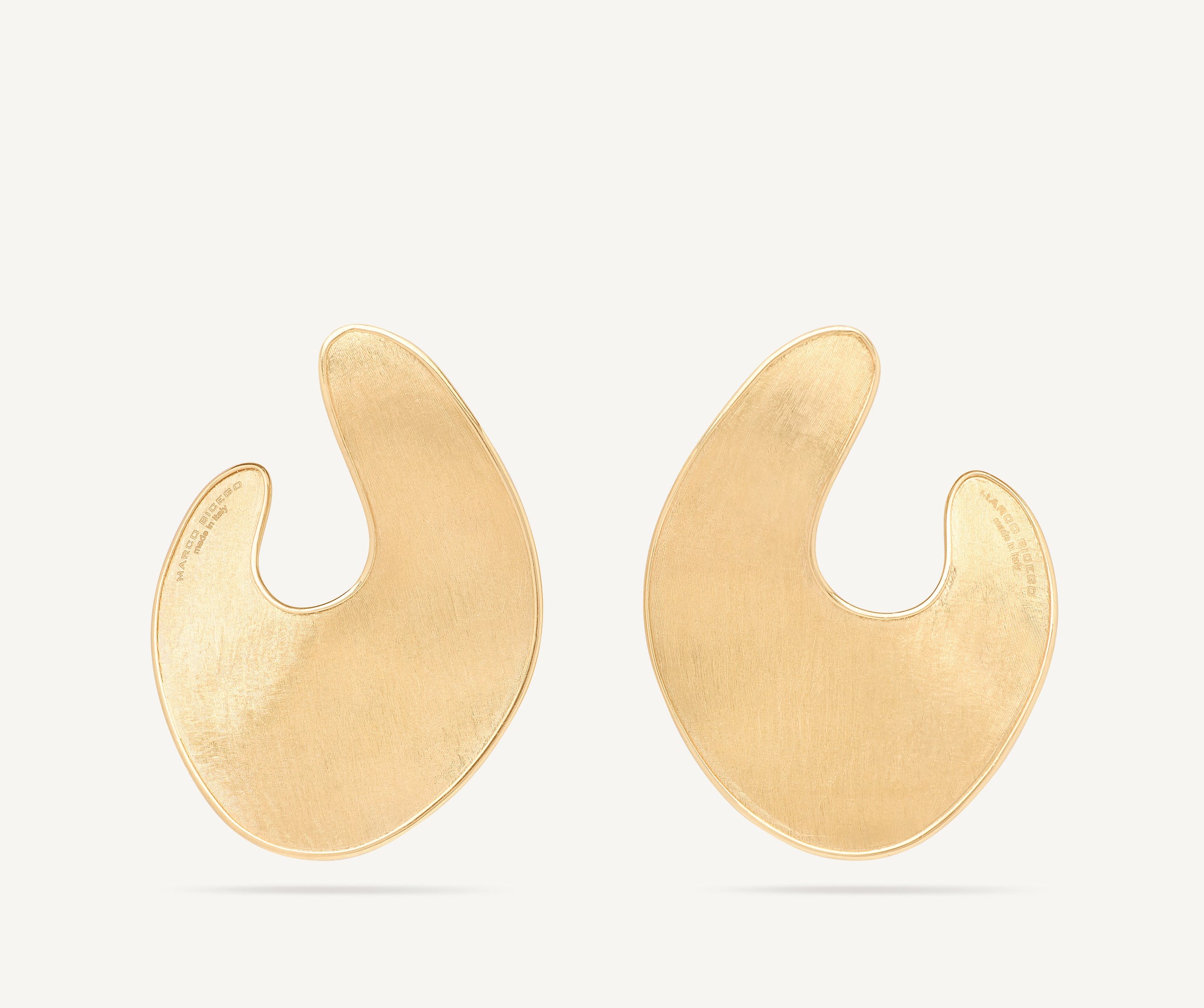 18kt yellow gold irregular leaf earrings