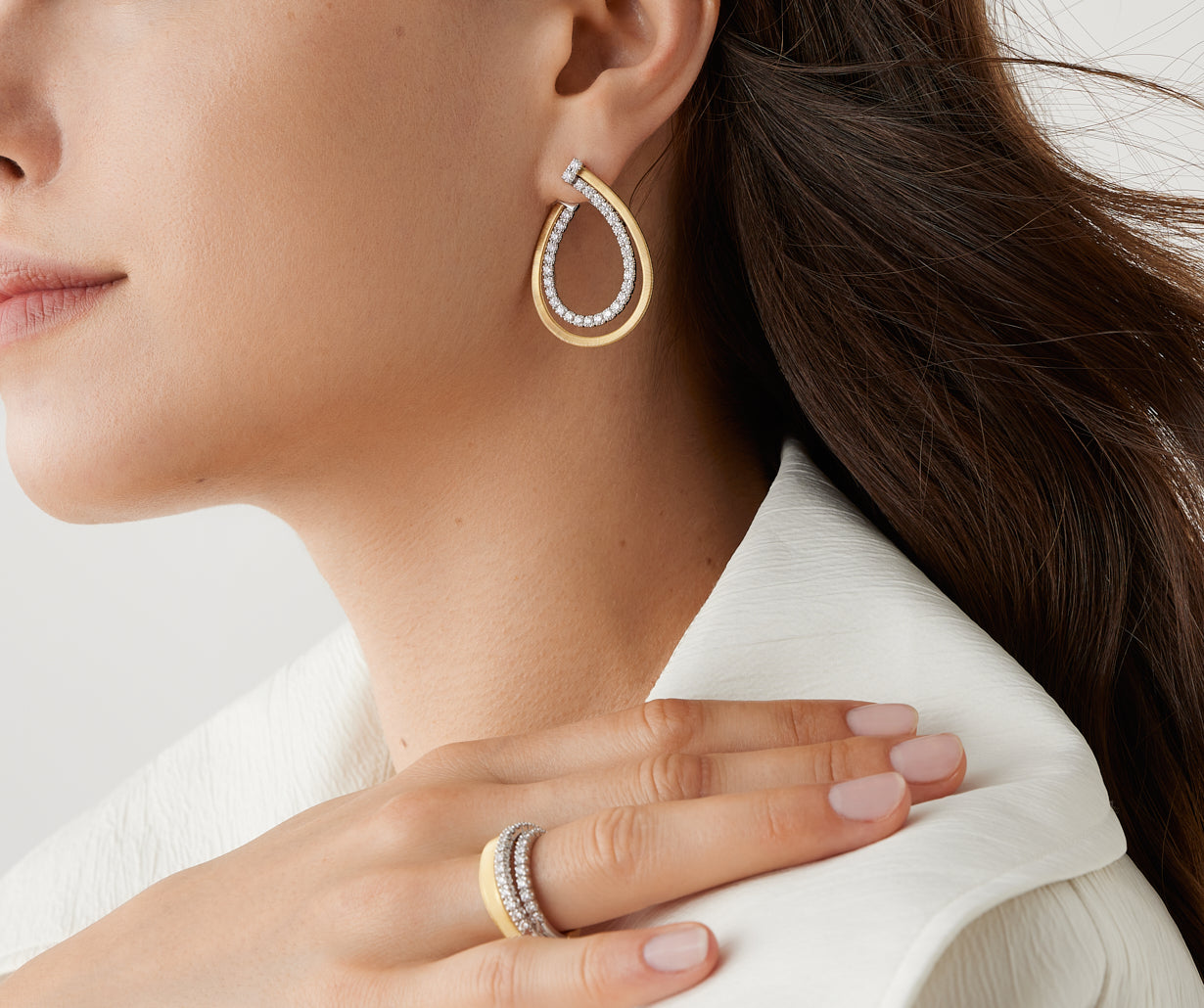 18K Yellow Gold Drop Earrings With Diamonds