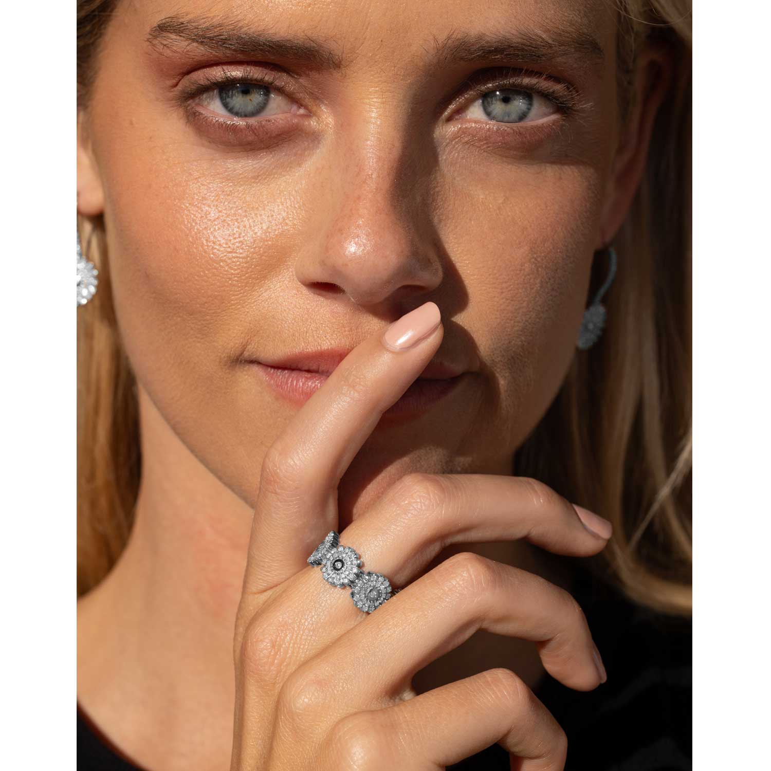 Diamond Flower Power Daisy Band Ring