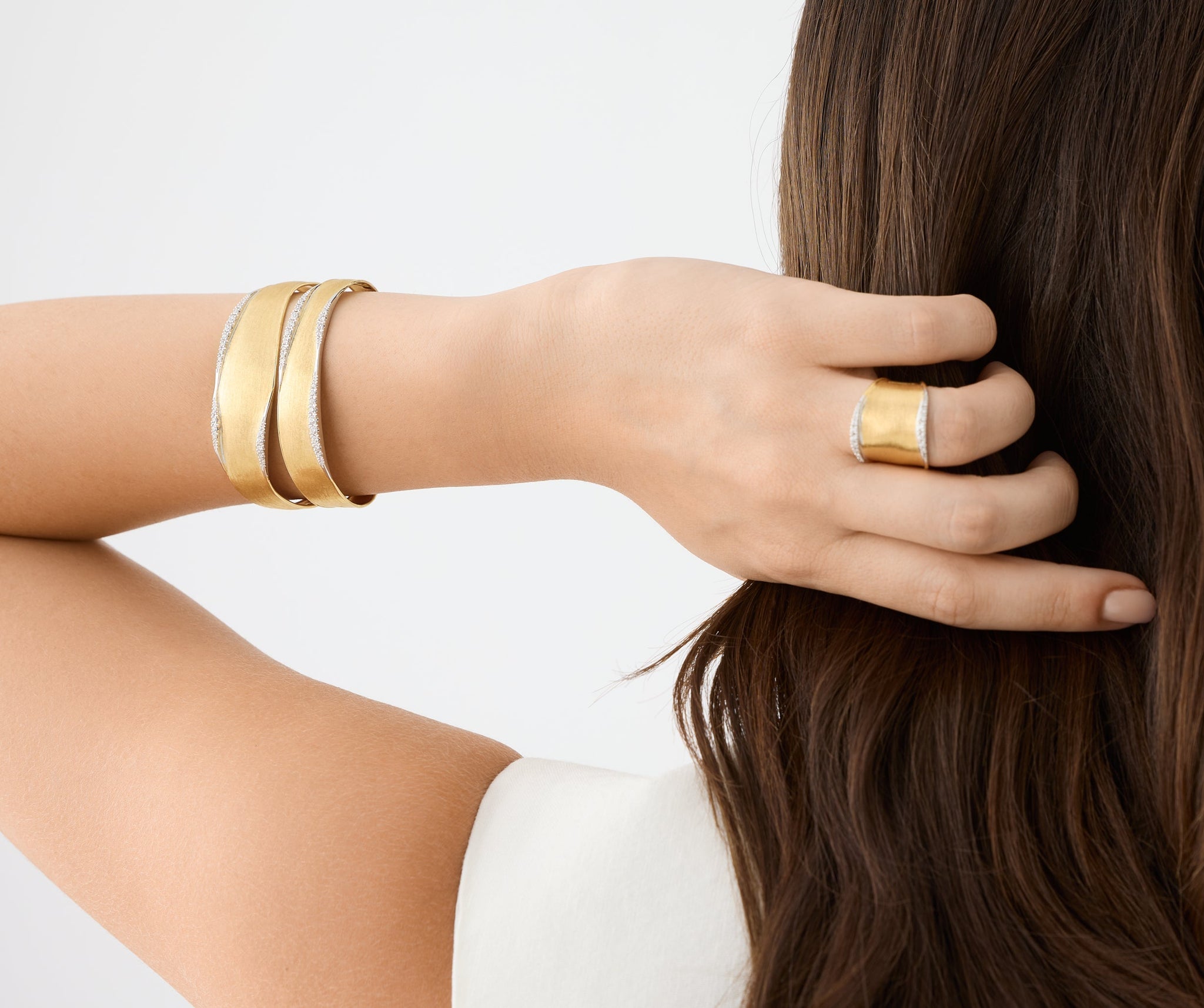 18kt yellow gold double bangle with diamond pav��