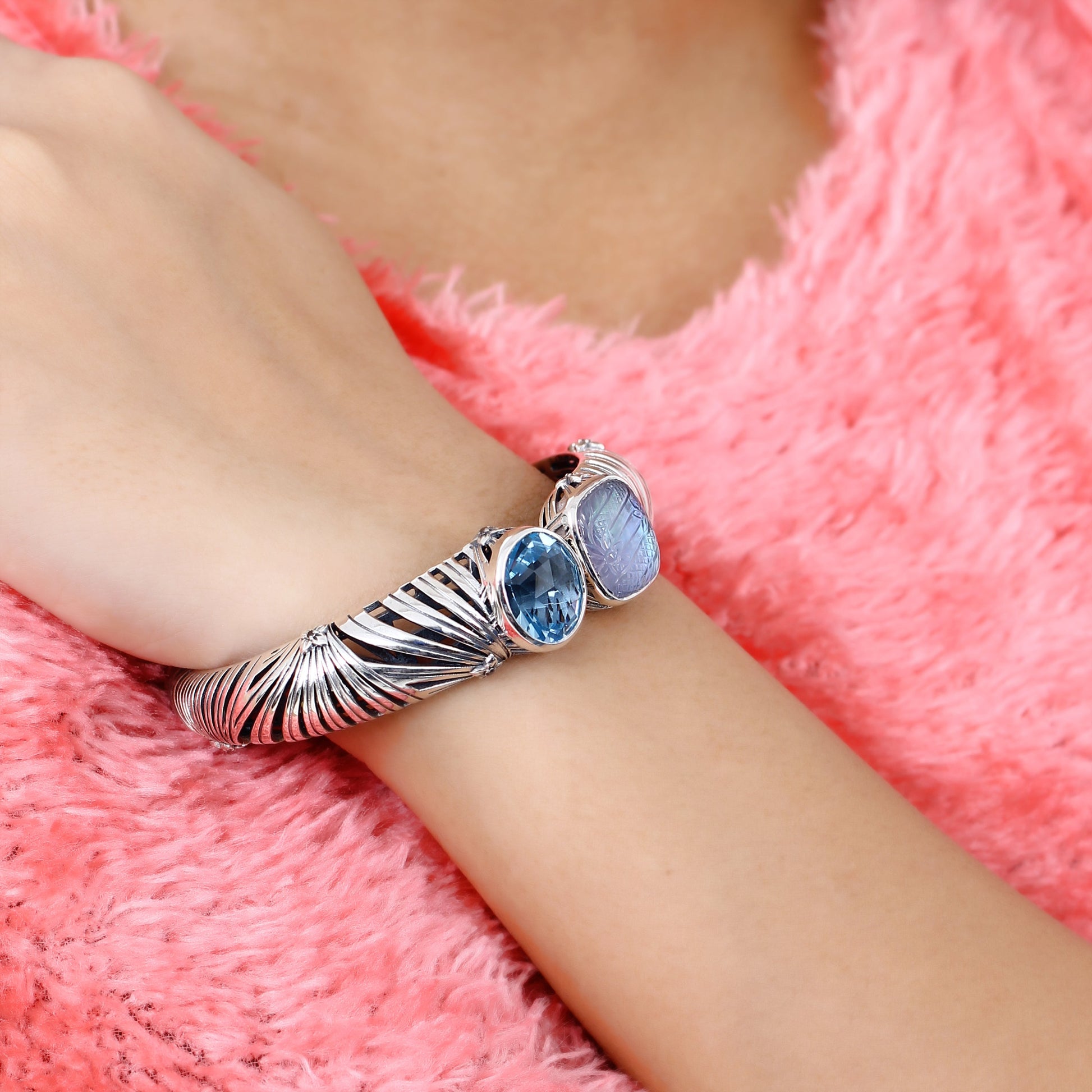 carventurous-faceted-blue-topaz-hand-carved-natural-quartz-mother-of-pearl-and-green-agate-open-and-close-bangle-in-sterling-silver