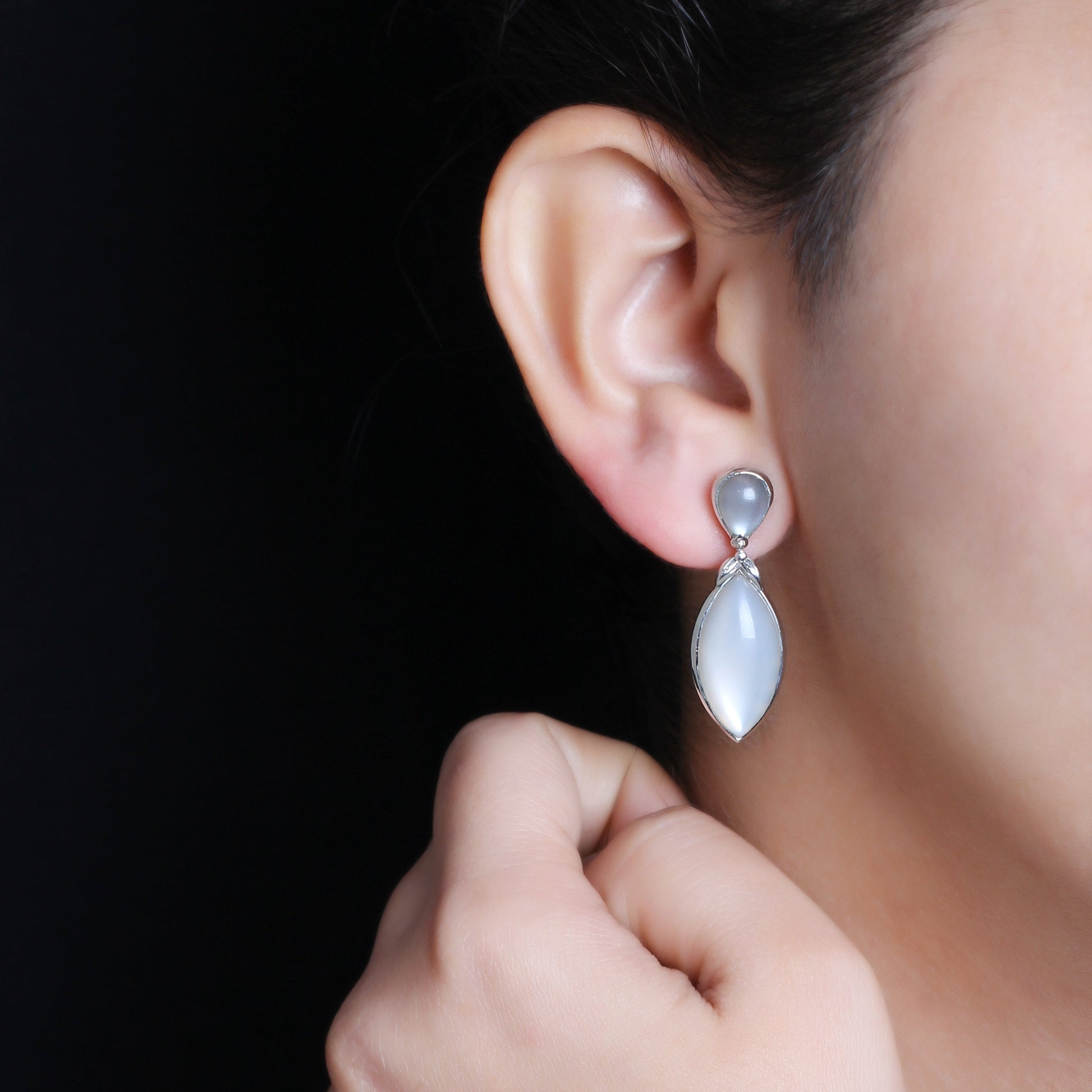 garden-of-stephen-moonstone-earring-in-sterling-silver