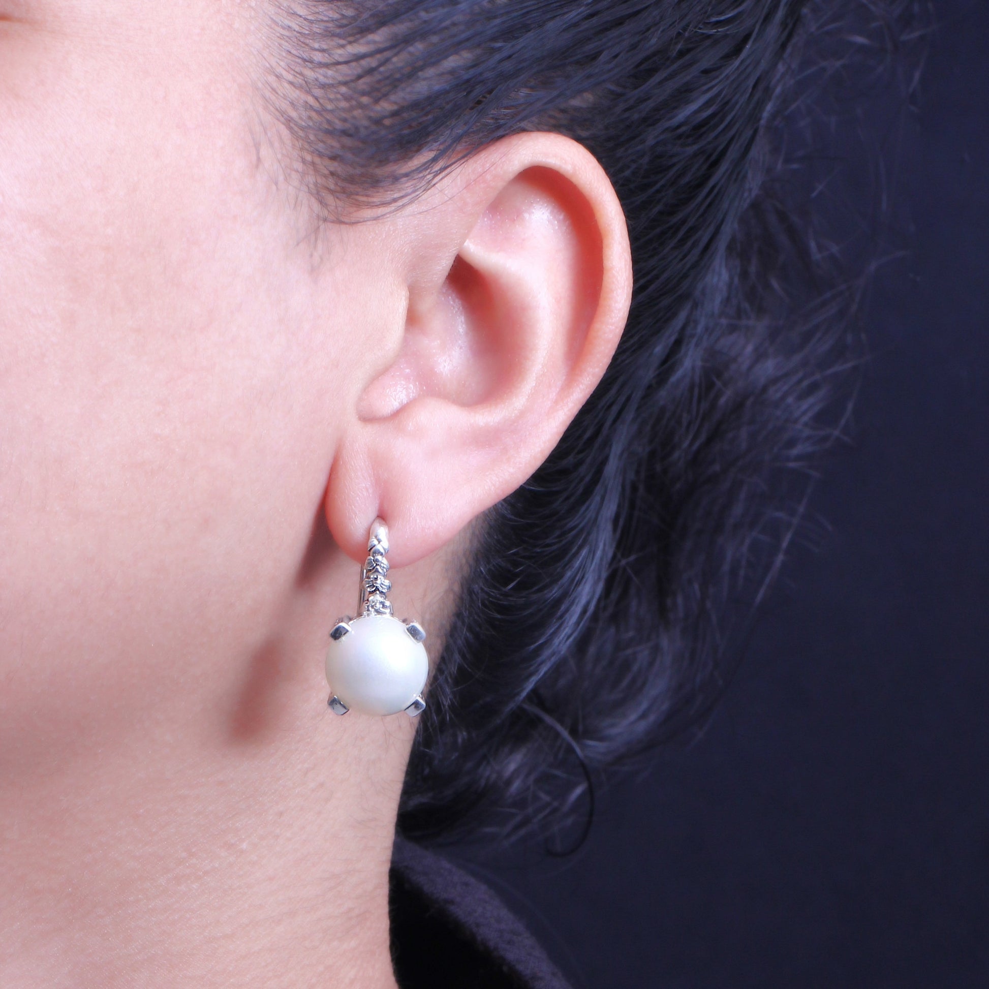 pearlicious-12mm-round-white-pearl-earring-in-sterling-silver