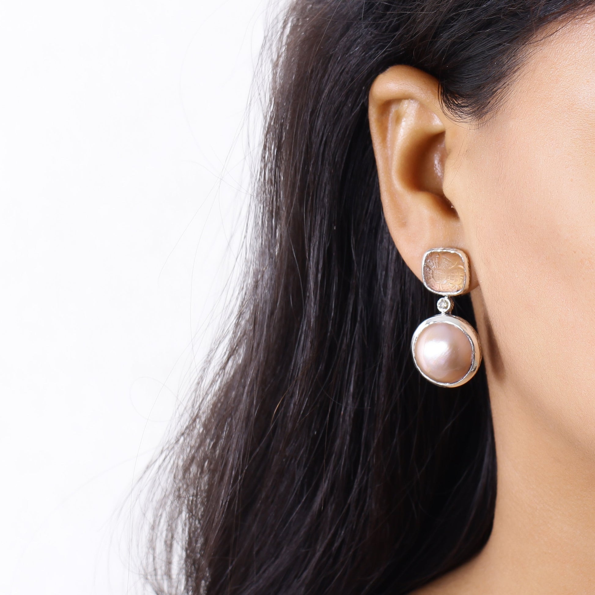 carventurous-hand-carved-natural-quartz-mother-of-pearl-sunstone-mabe-pearl-and-champagne-diamond-earring-in-sterling-silver