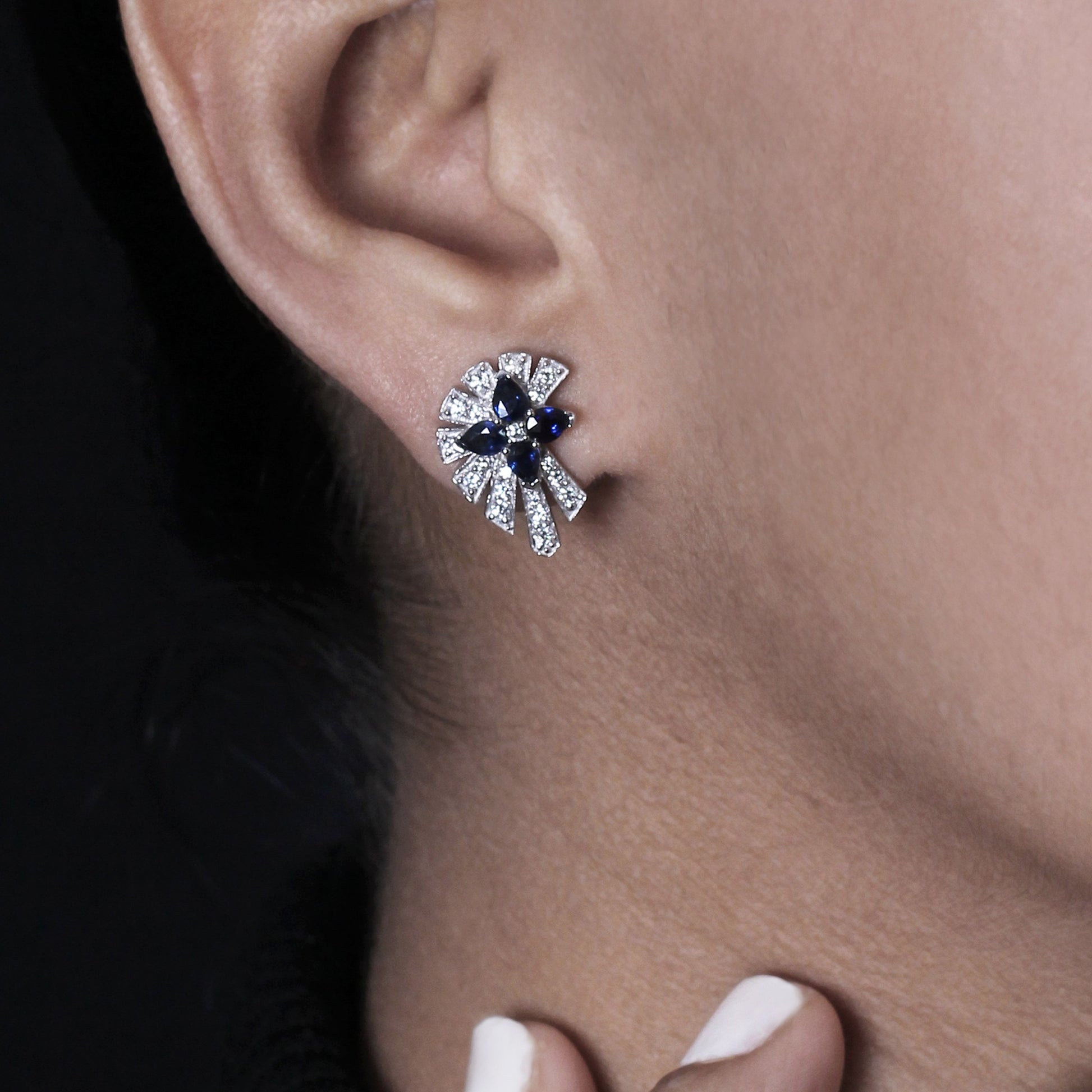 sunray-sapphire-1-17ct-and-diamond-0-58ct-earring-in-18k-gold