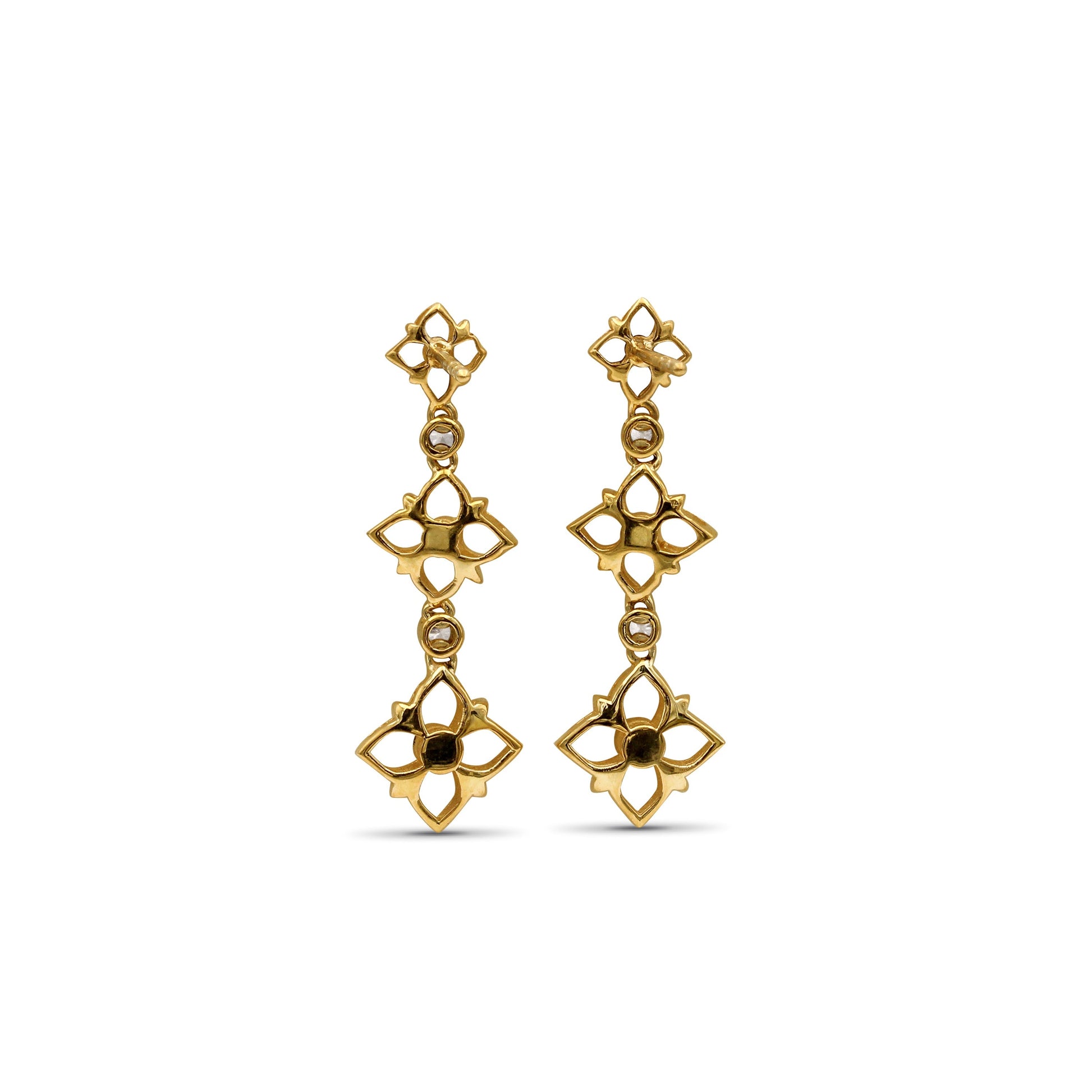 signature-white-diamond-0-20ct-7mm-9mm-11mm-earring-in-18k-gold