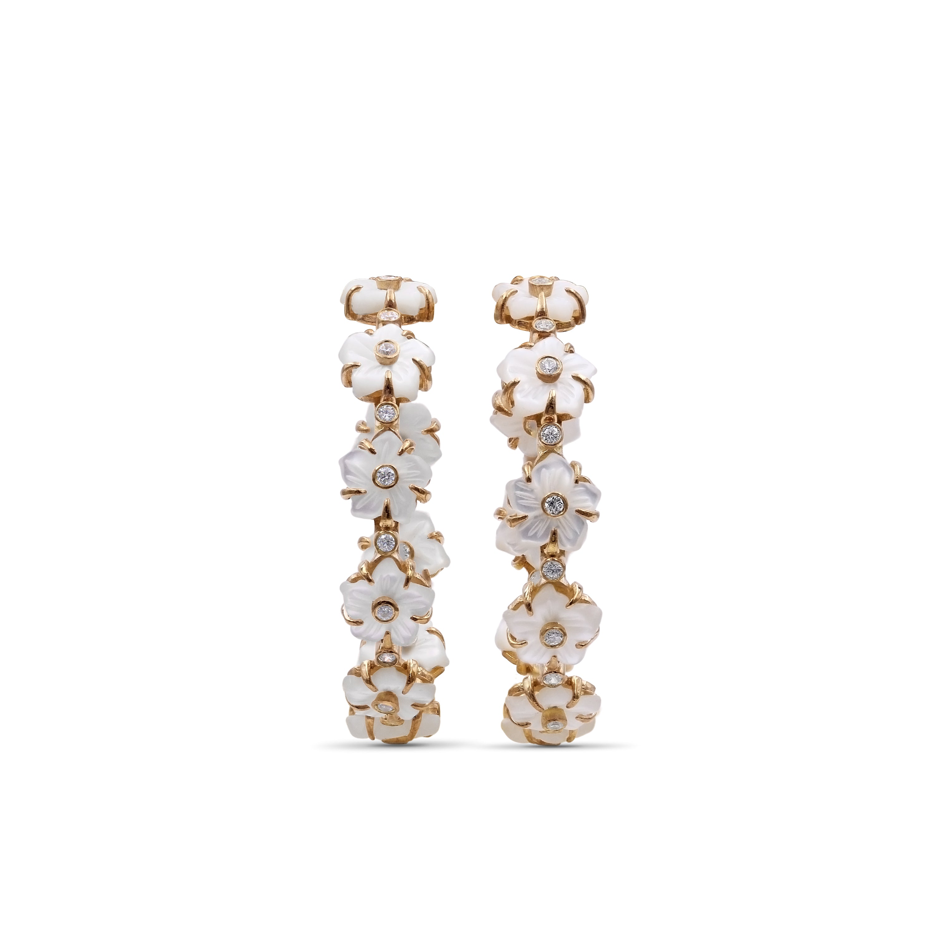colorbloom-8mm-white-mother-of-pearl-flower-and-white-diamond-0-35ct-earring-in-18k-gold
