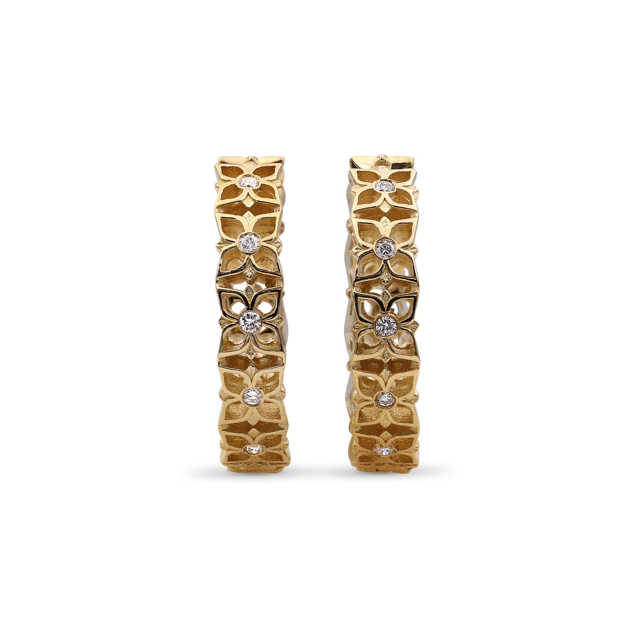 signature-white-diamond-0-10ct-5-10mm-hoop-earring-in-18k-gold