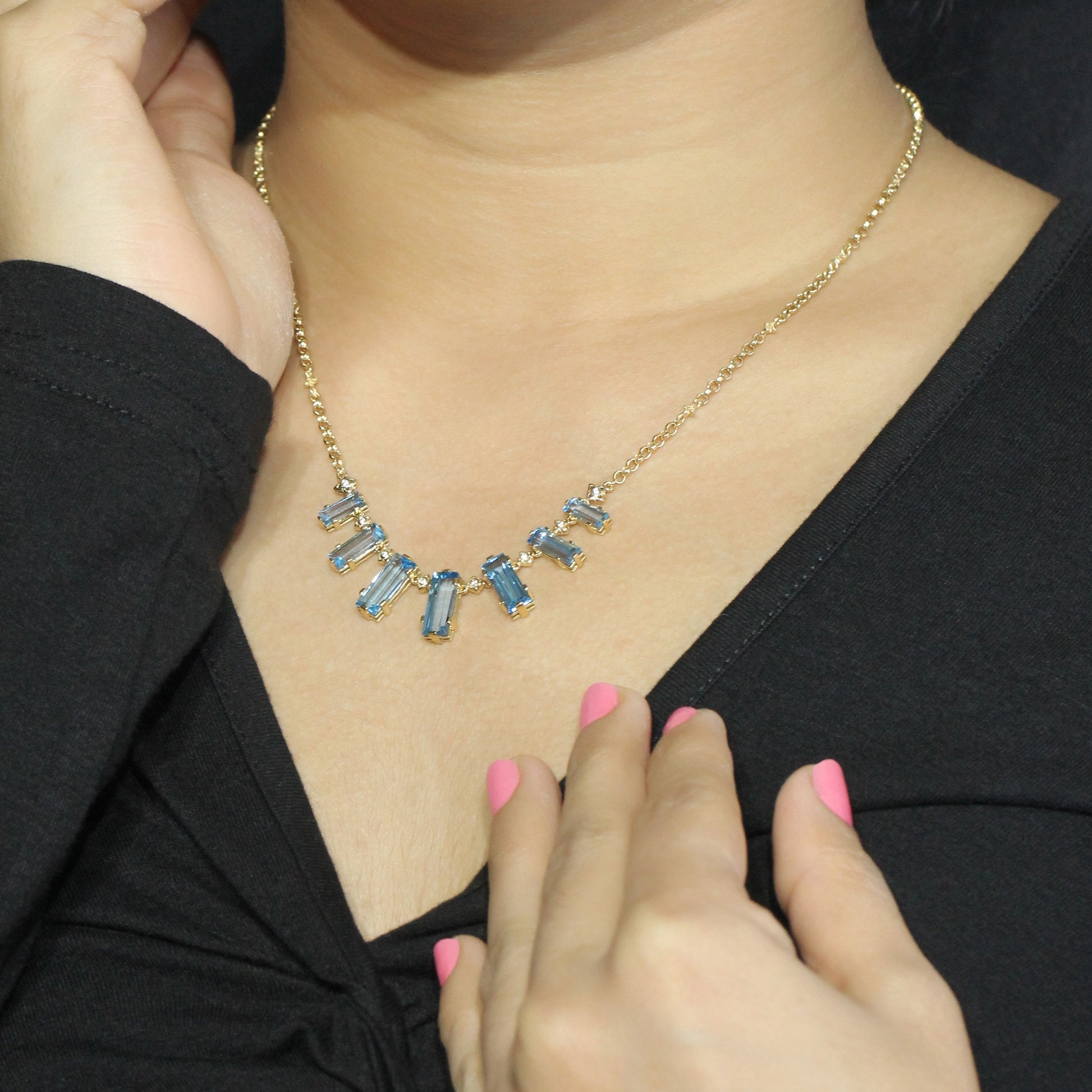 luxury-aurora-swiss-blue-topaz-and-0-05ct-diamond-necklace-in-18k-gold