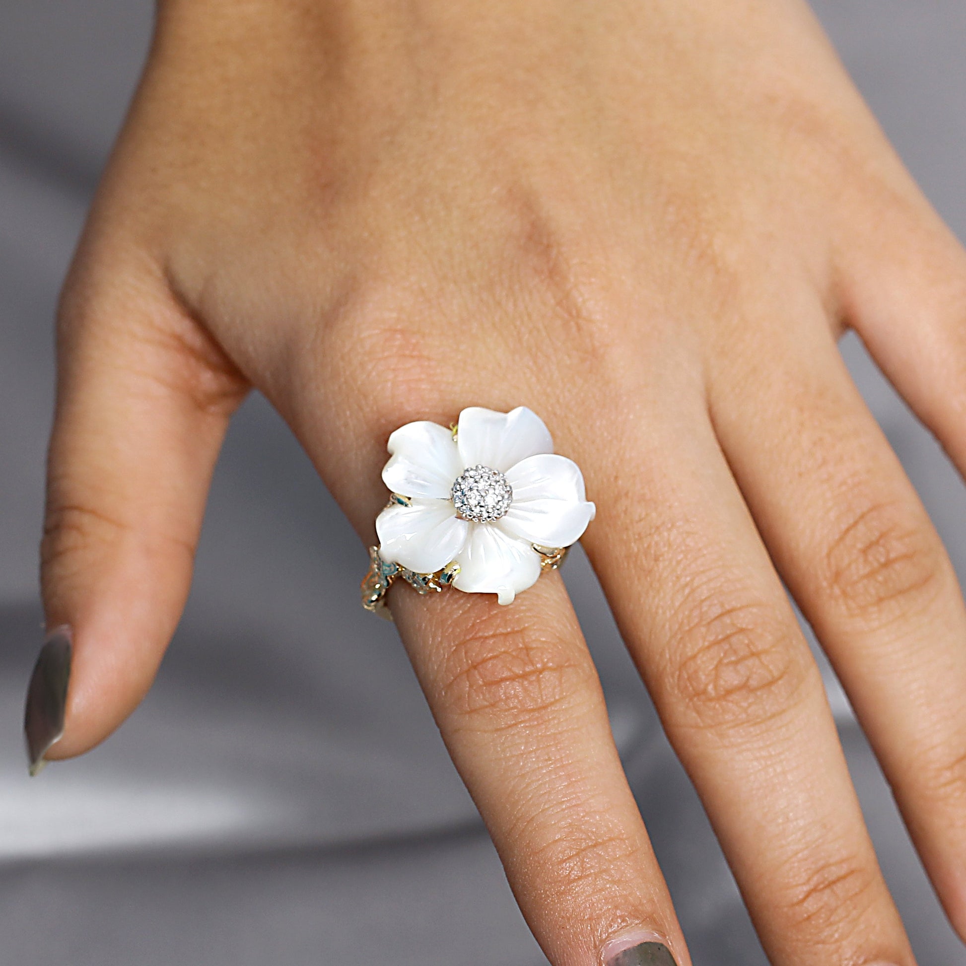 luxury-hand-carved-mother-of-pearl-and-diamond-0-25ct-ring-in-18k-gold