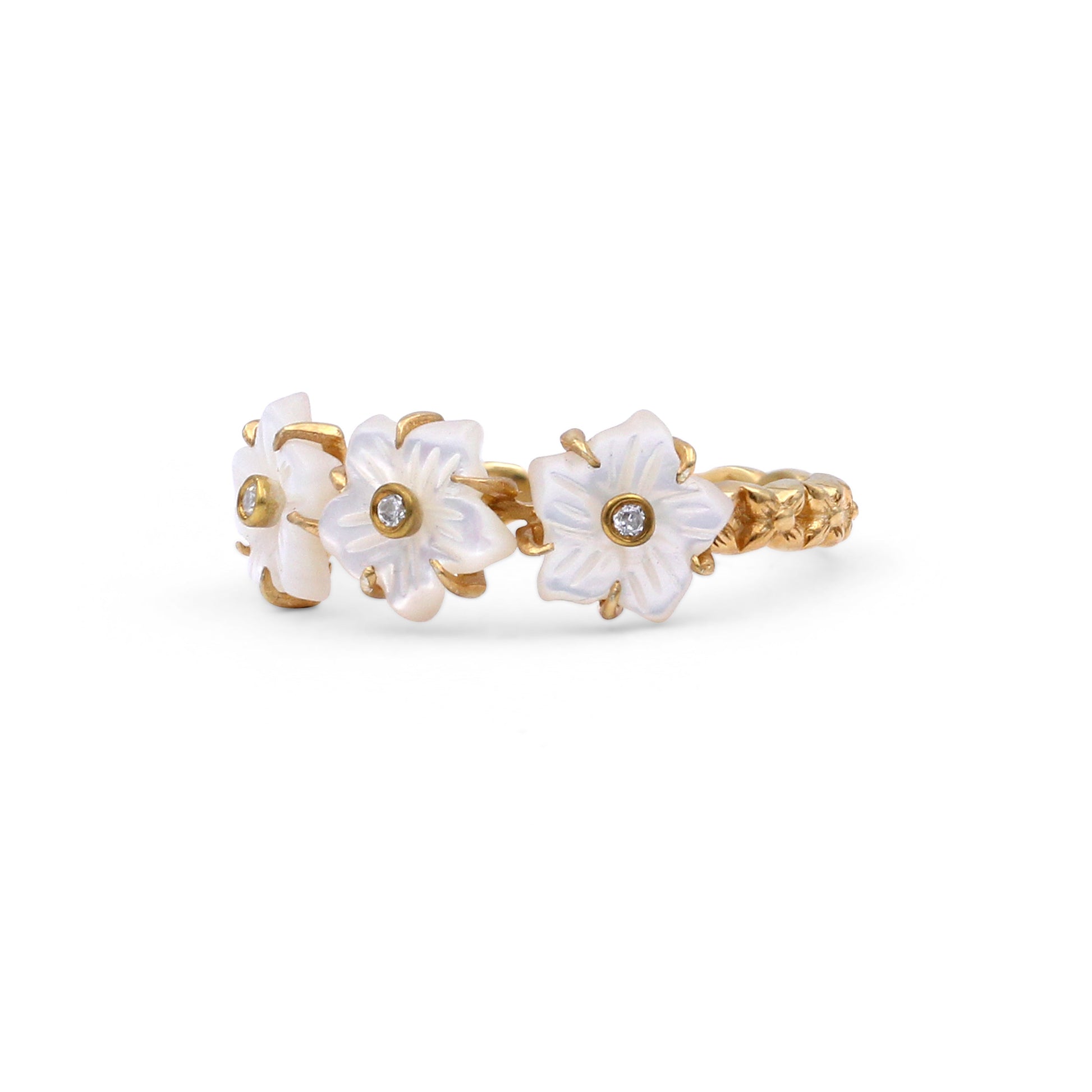 colorbloom-8mm-white-mother-of-pearl-flower-and-white-diamond-ring-in-18k-gold