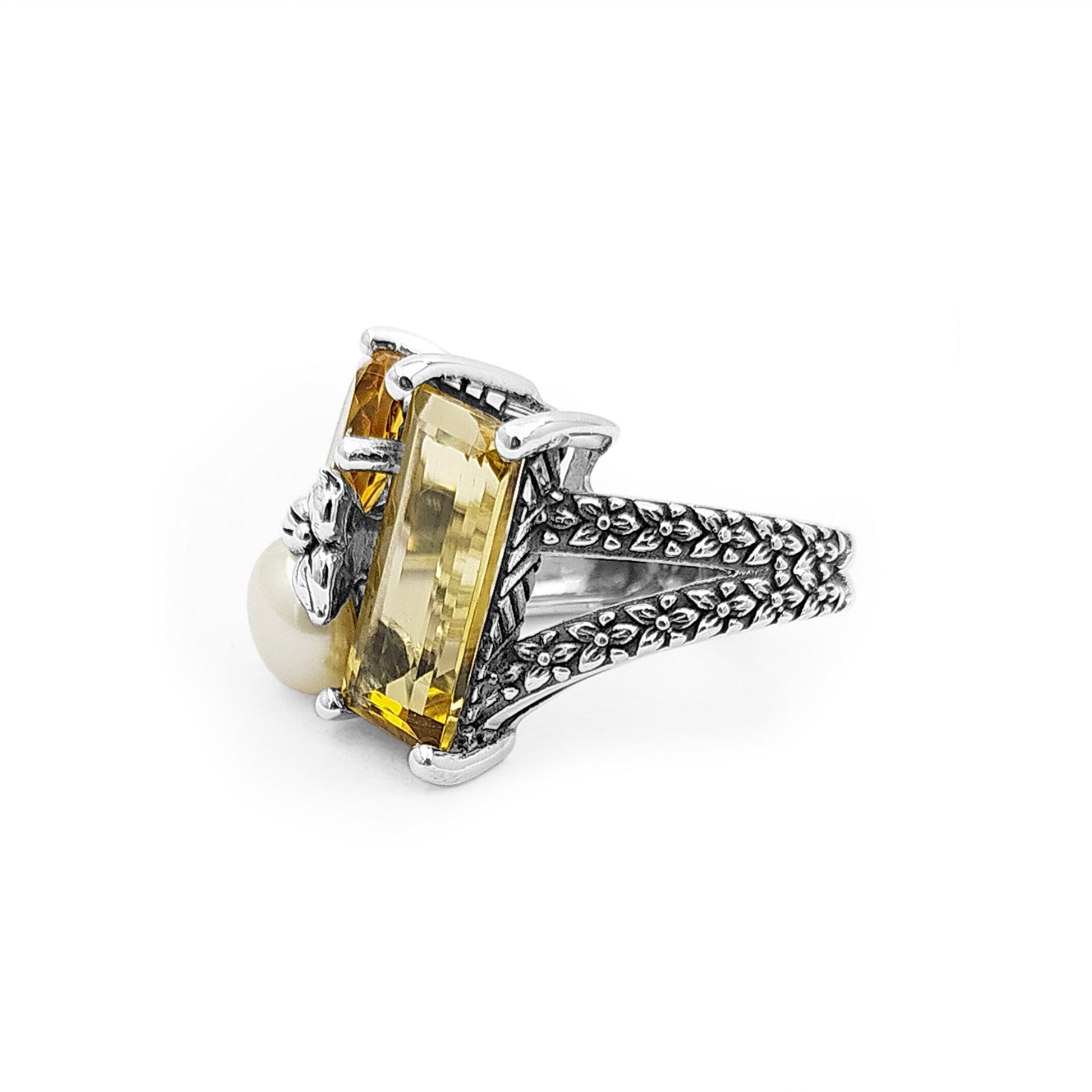 rockrageous-three-stone-cluster-ring-with-white-pearl-and-citrine-and-orange-citrine-gemstones-set-in-sterling-silver