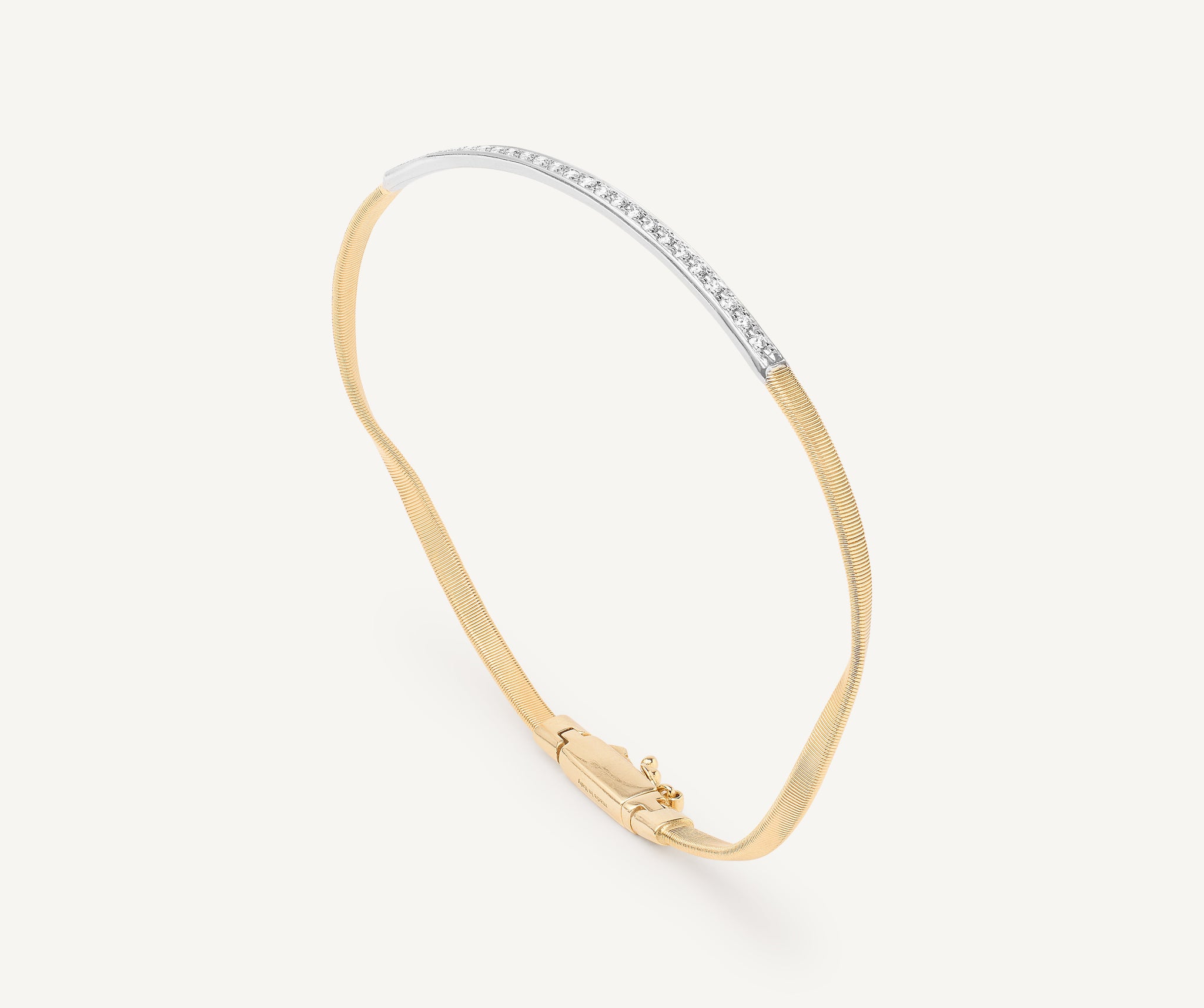 18kt yellow gold bangle with diamond bar