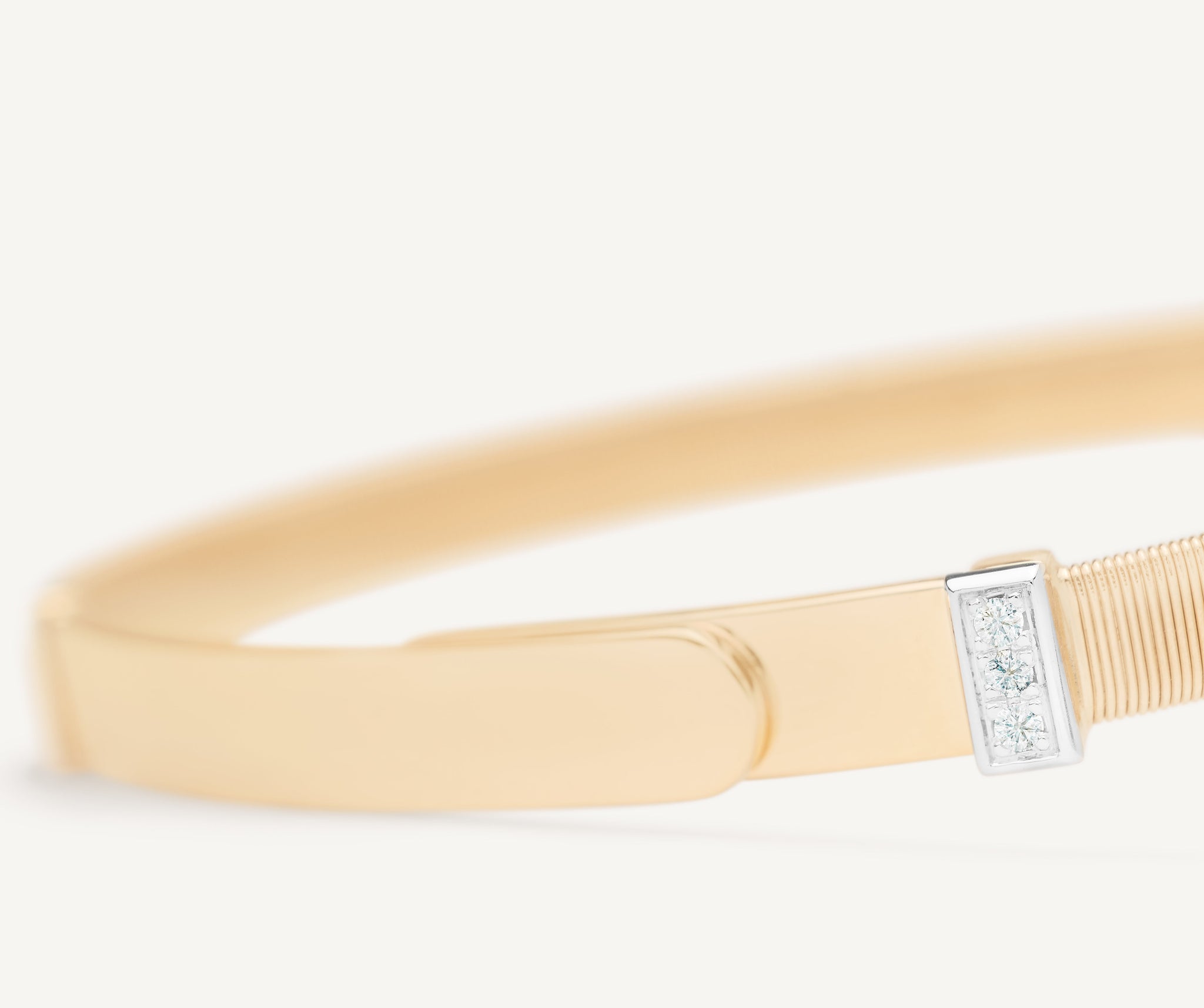 18K Yellow Gold Coil Thin Bangle Bracelet With Diamond Pav��s