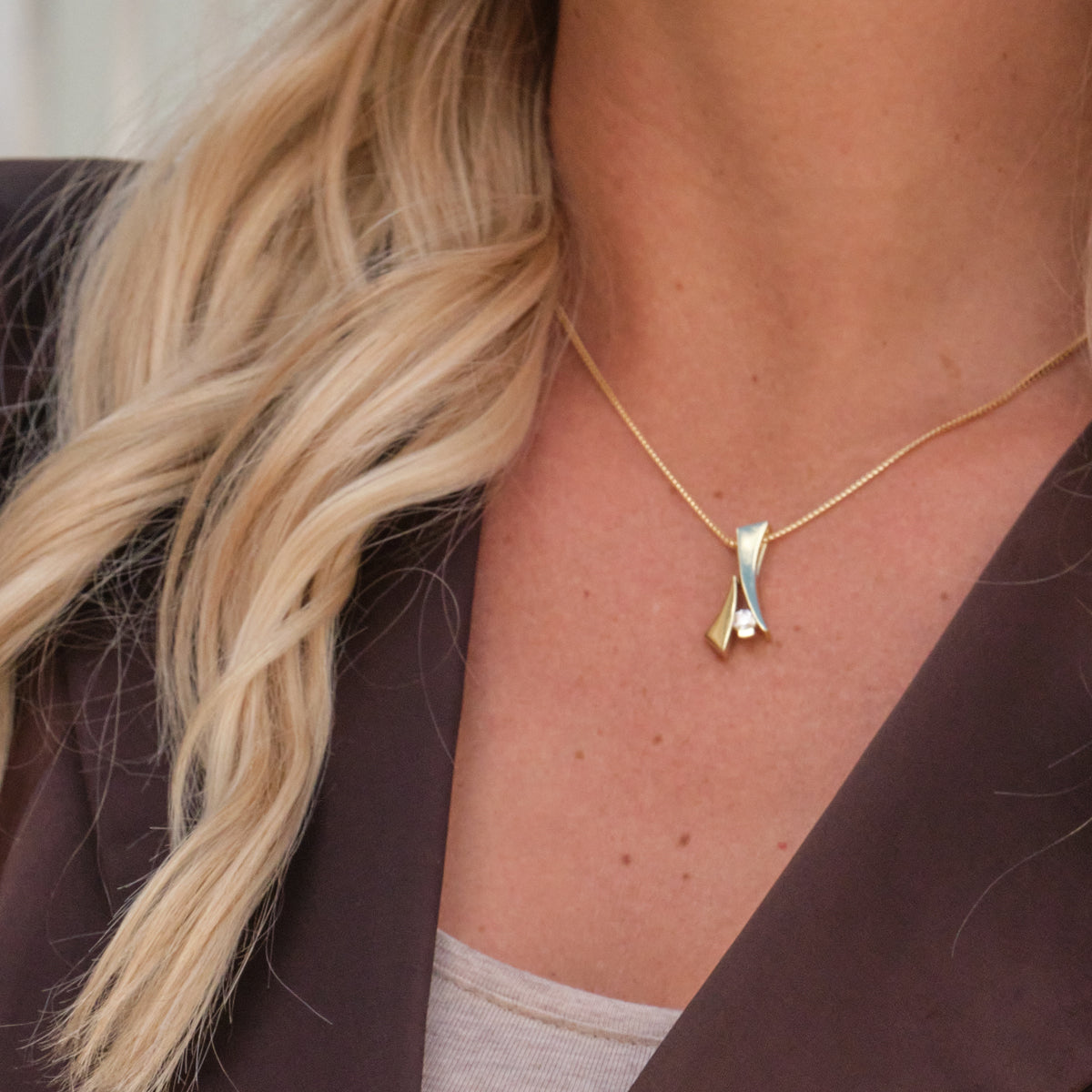 Oyster Diamond Pendant Necklace
