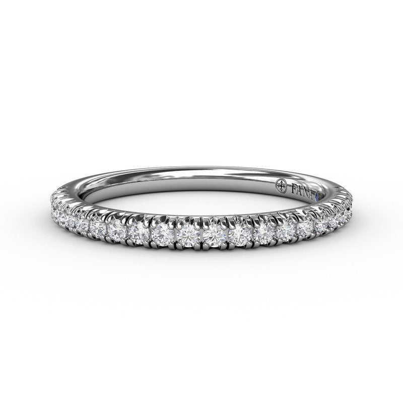 fana-delicate-modern-pave-anniversary-band-w6110