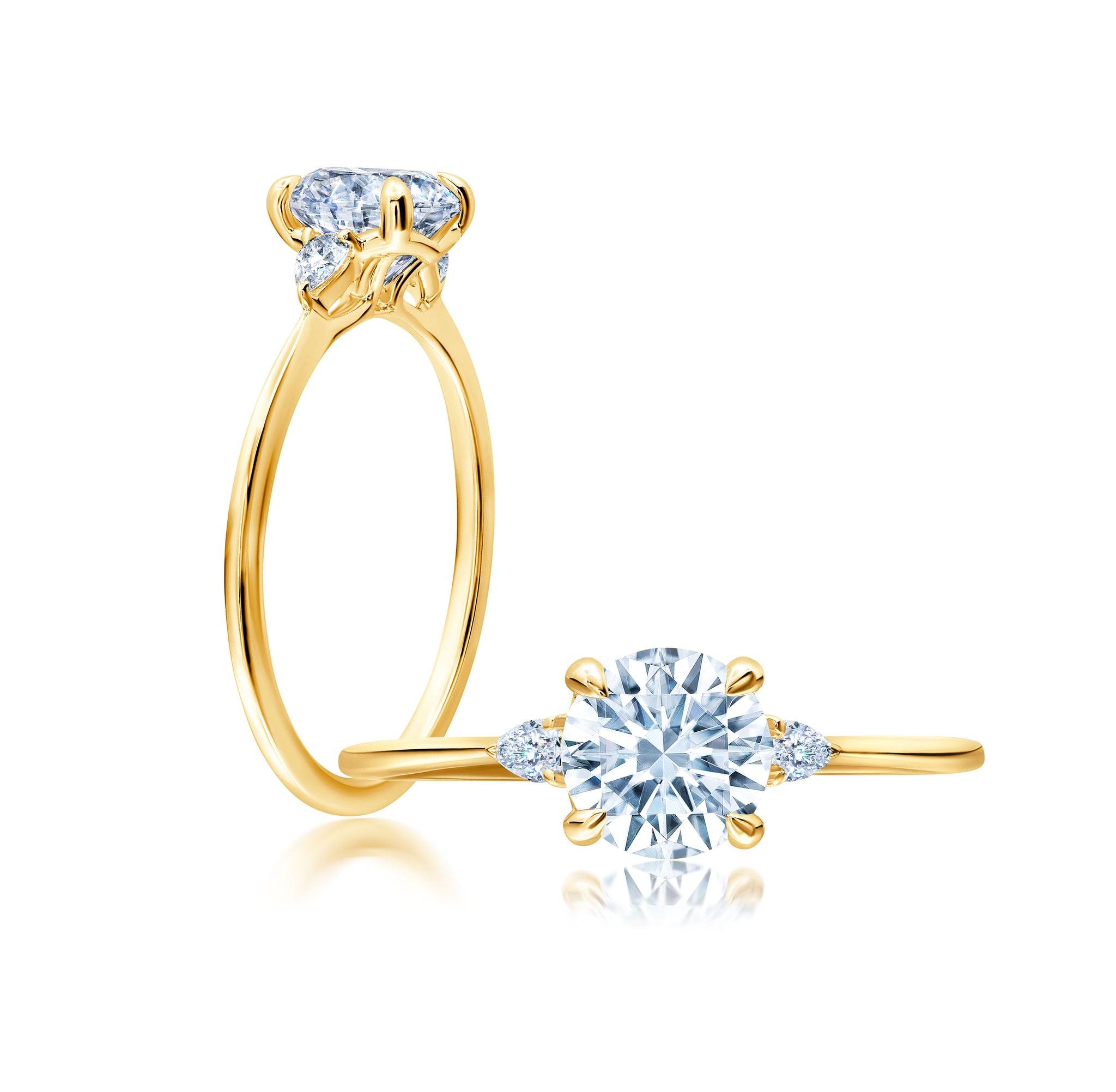 This radiant ring features a flower-shaped halo with a sparkling round center WSM665_4DiaY