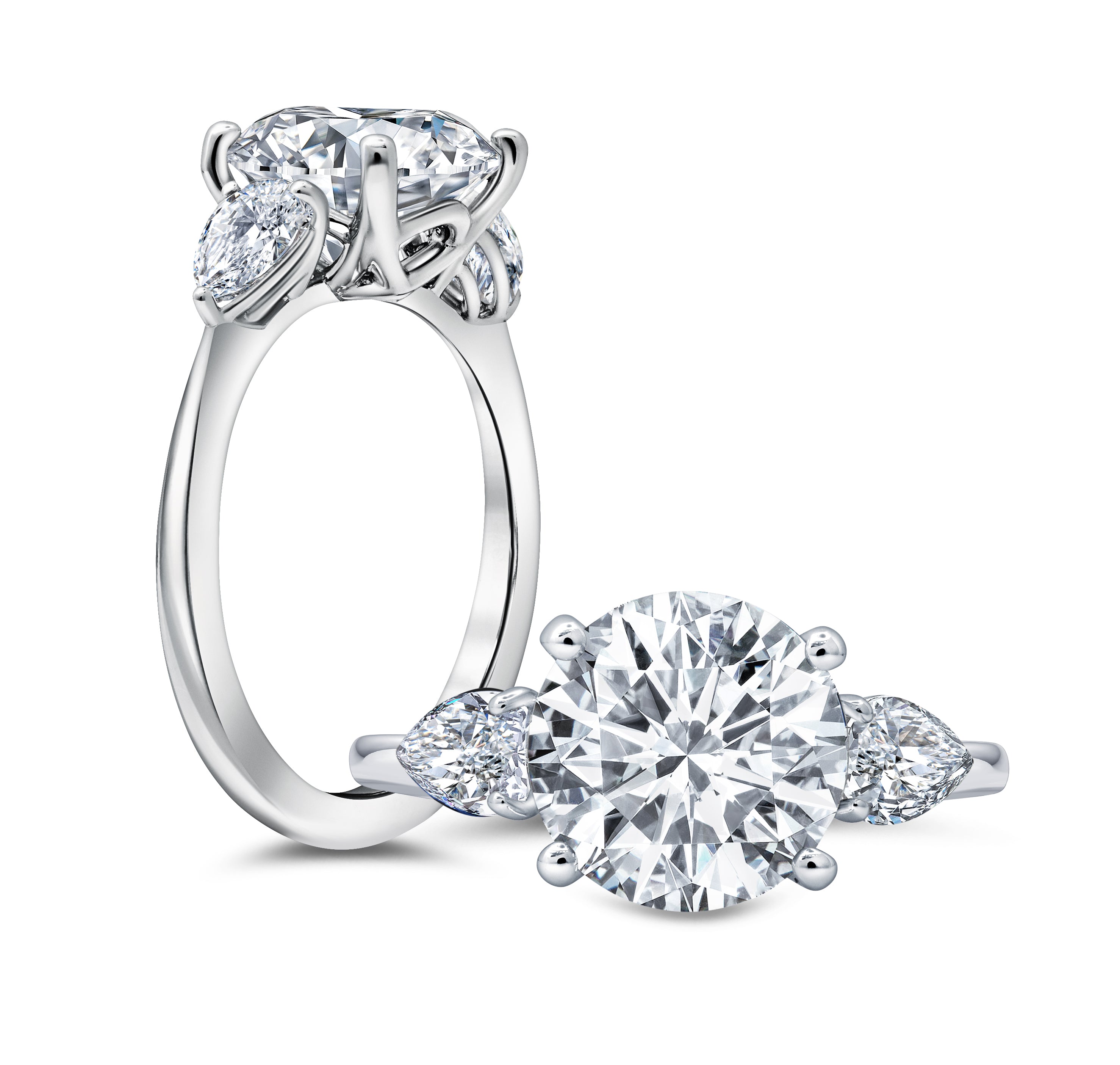 Peter adds a modern flair to this cluster three stone ring WSM670_4DiaY