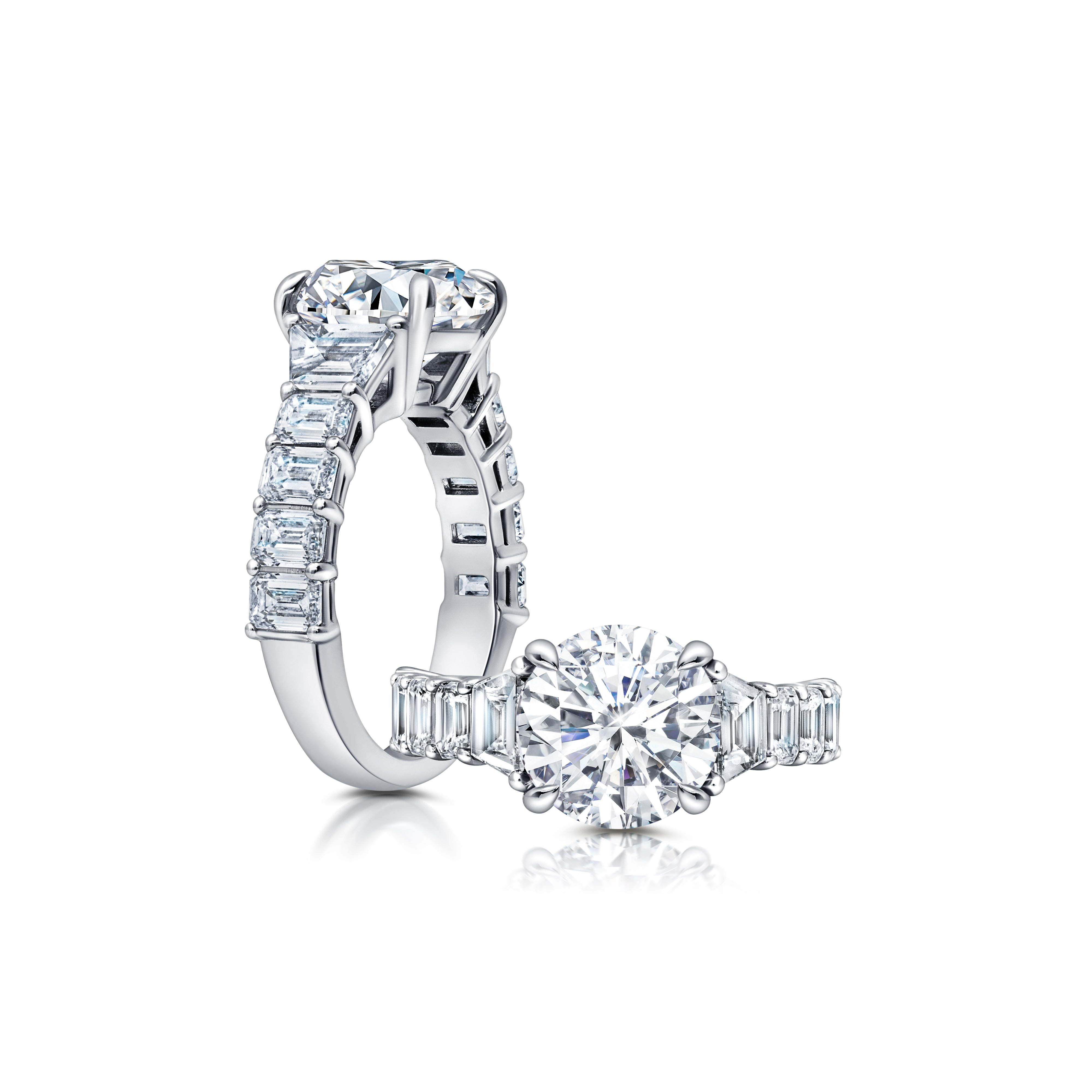 This radiant ring features a flower-shaped halo with a sparkling round center – WSM686_4DiaY