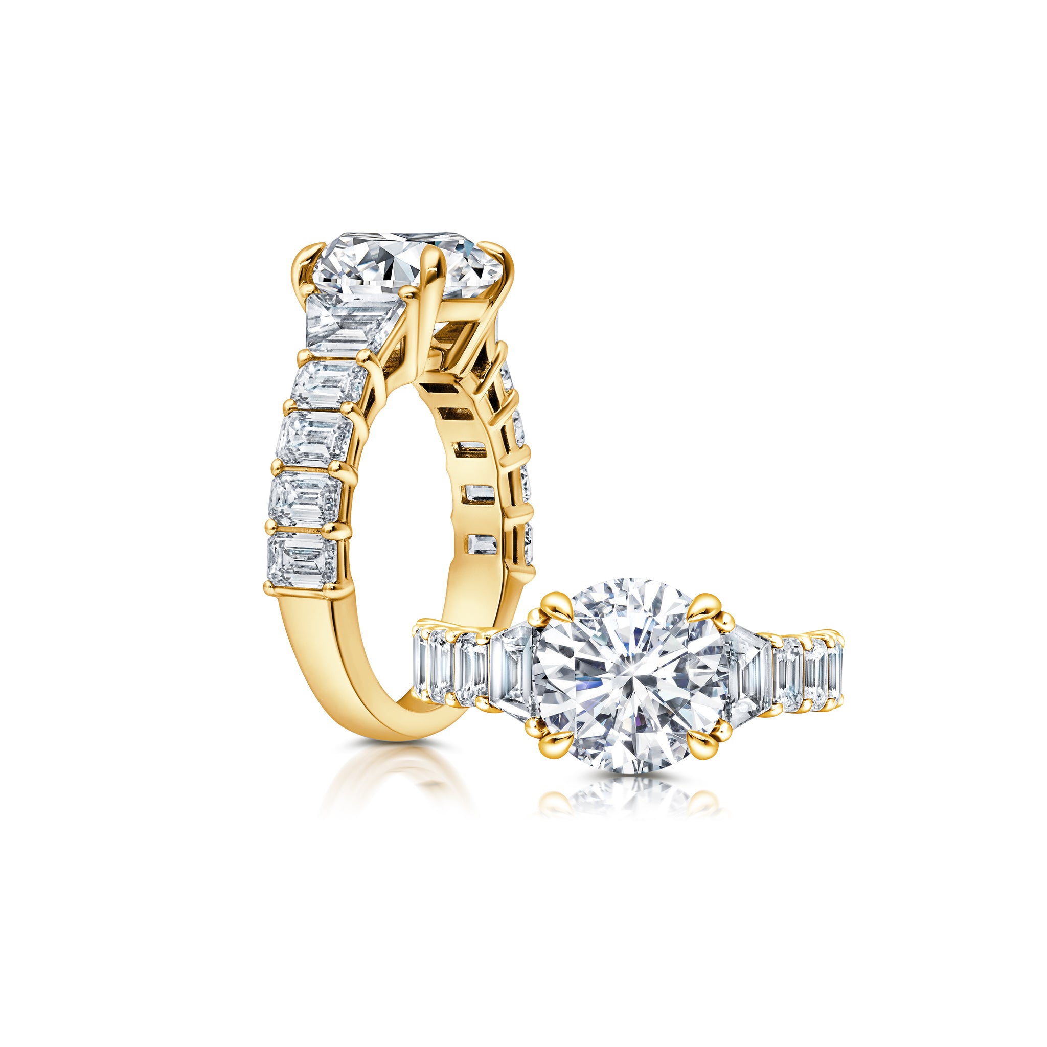 This radiant ring features a flower-shaped halo with a sparkling round center – WSM686_4DiaY
