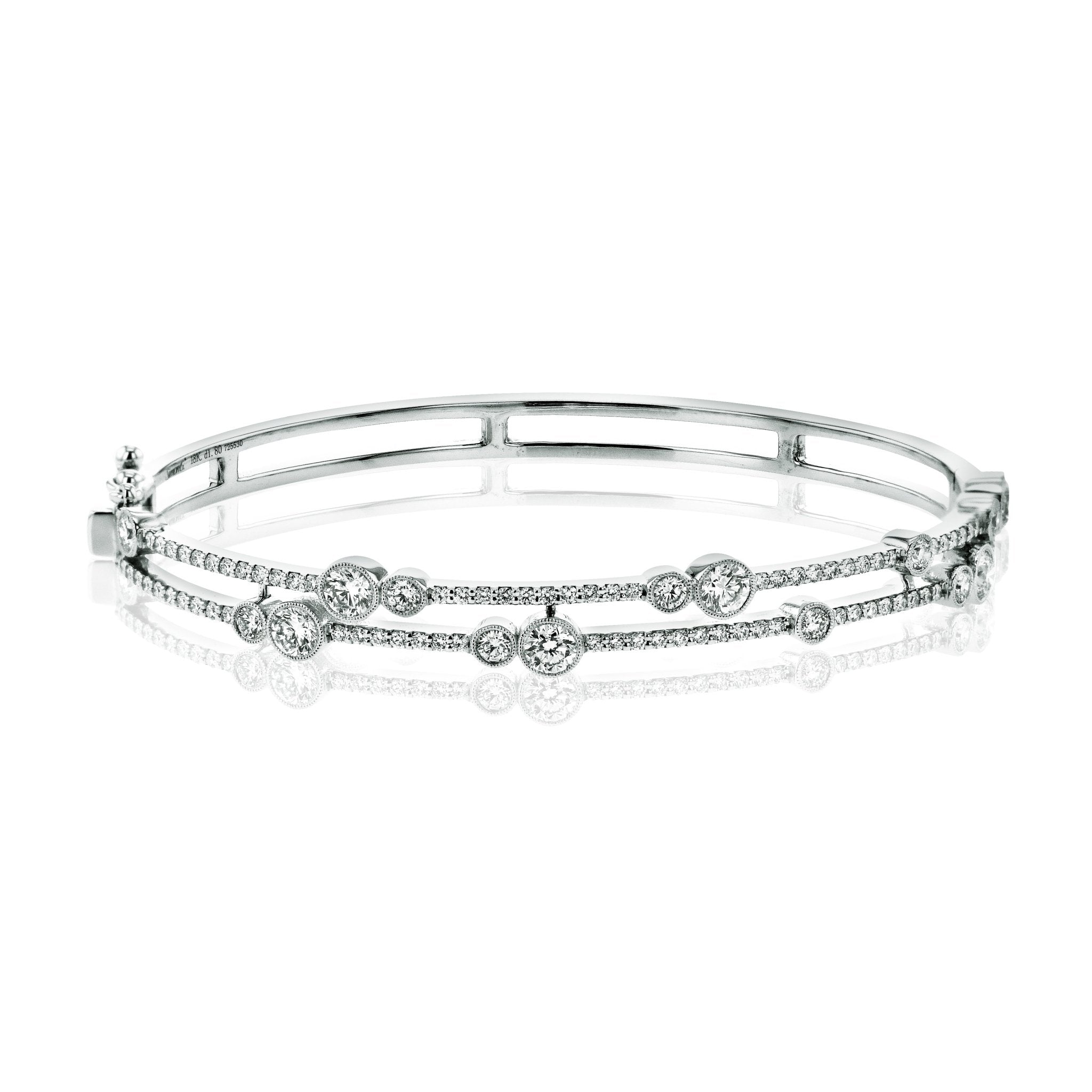 Bangle in 18k Gold with Diamonds
