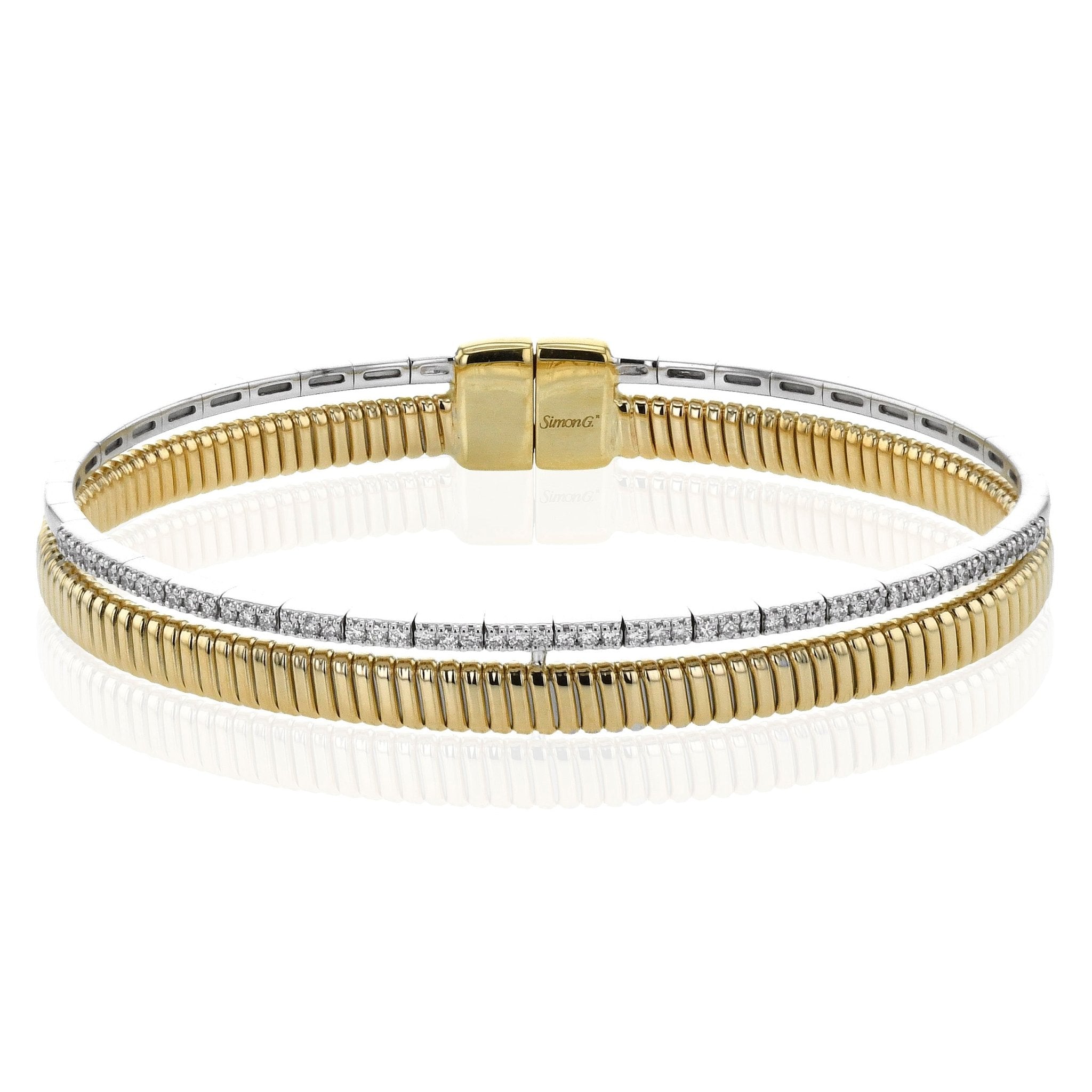 Bangle in 18k Gold with Diamonds