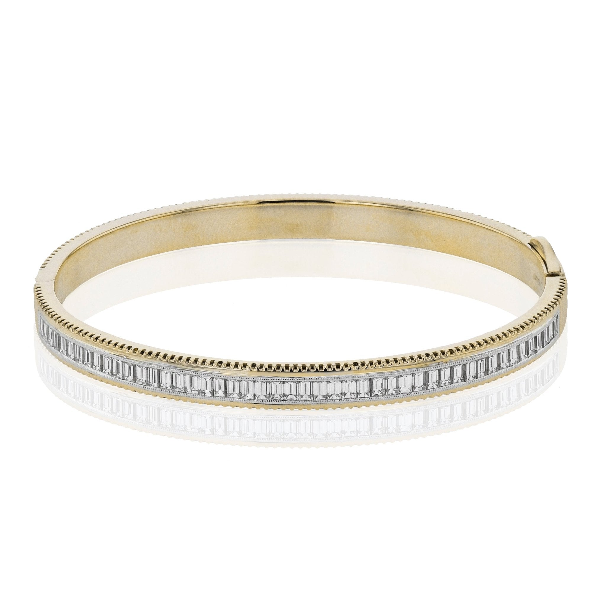 Bangle in 18k Gold with Diamonds