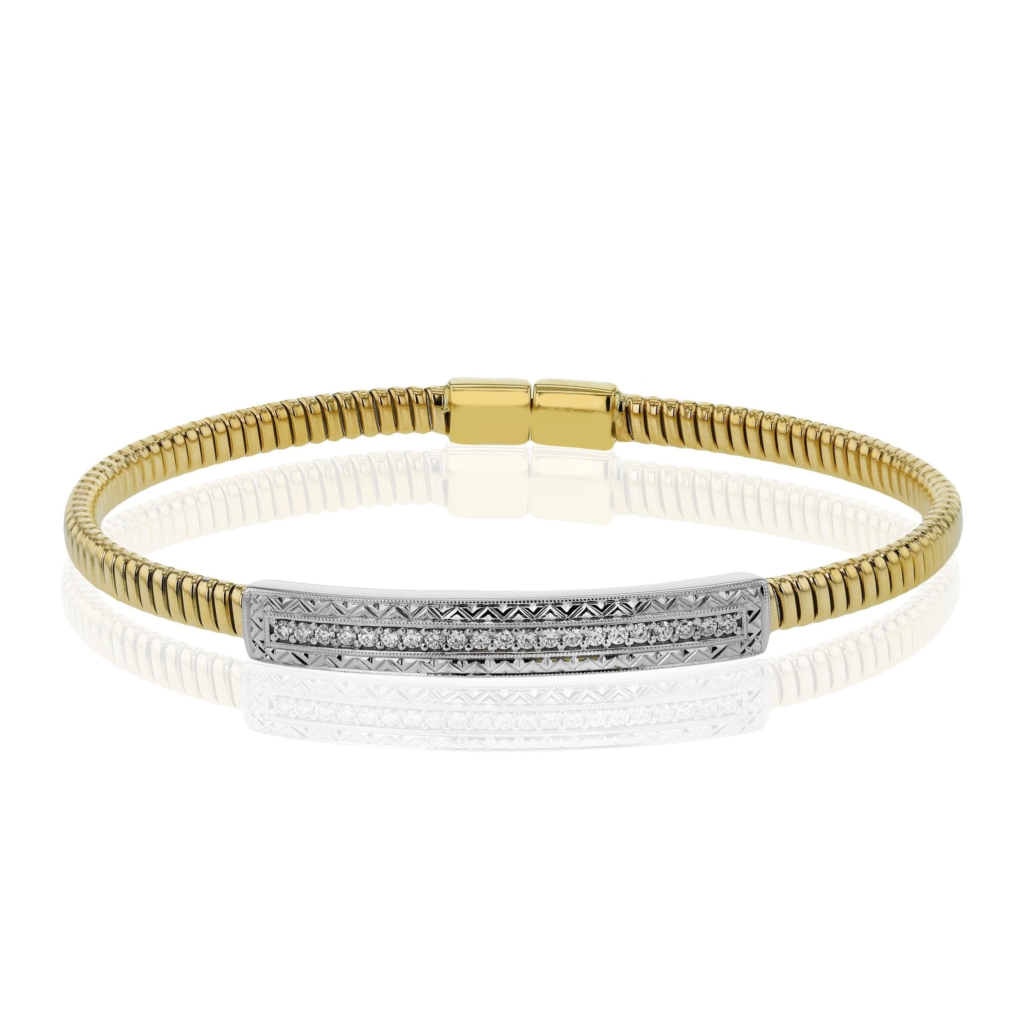 Ribbed Bangle in 18k Gold with Diamonds