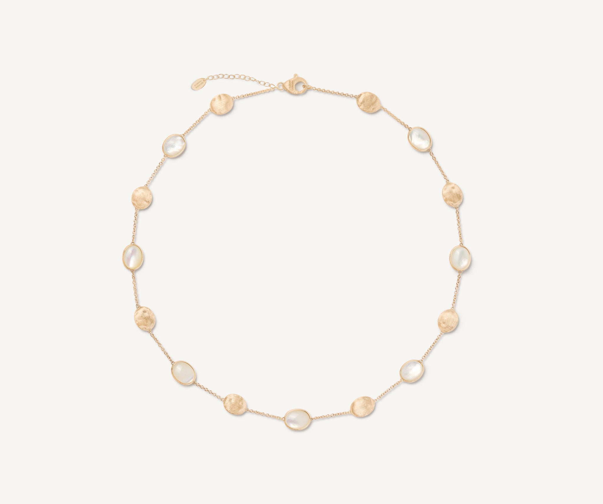 18kt yellow gold necklace with oval elements and mother-of-pearl