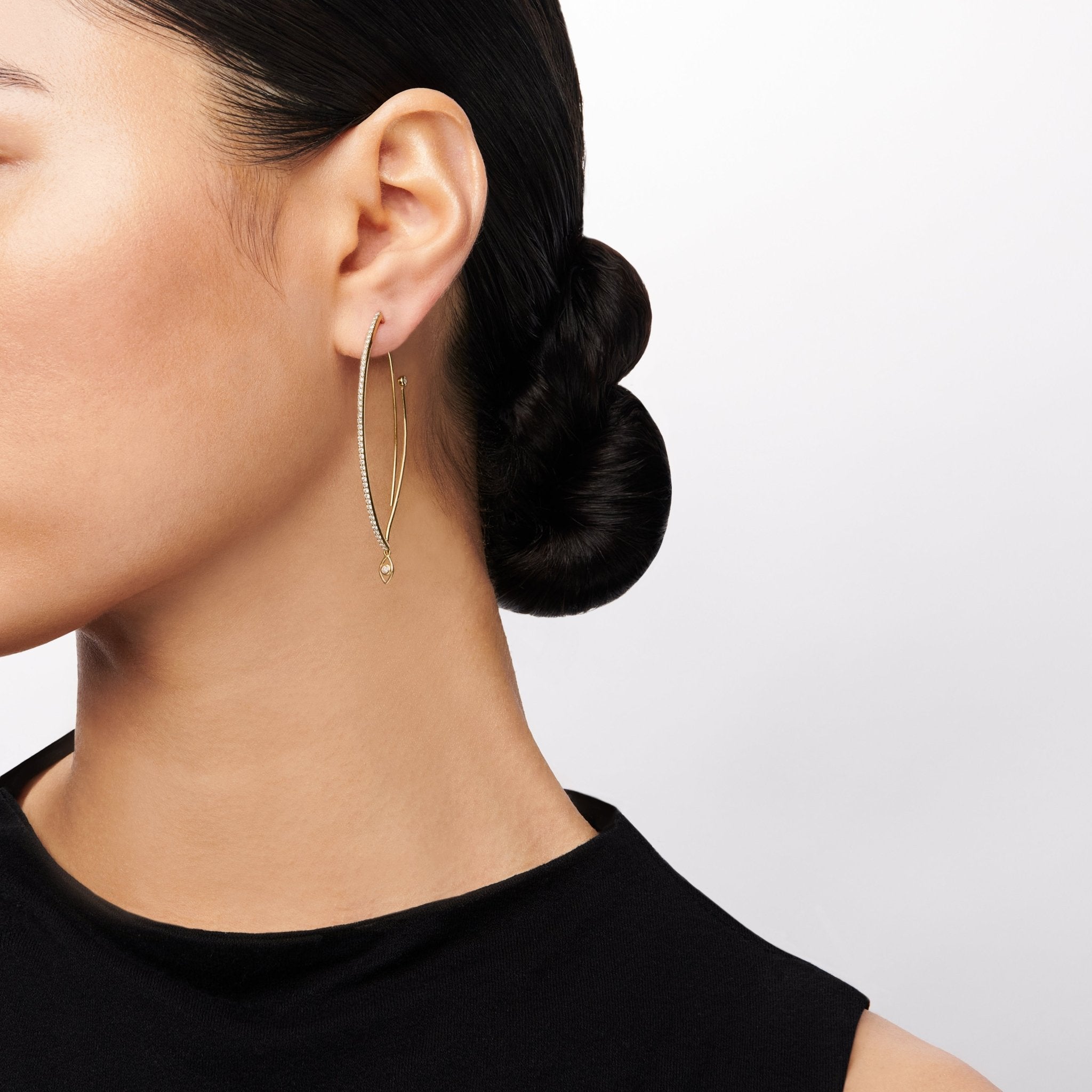 drop-earrings-in-18k-gold-with-diamonds LE2214