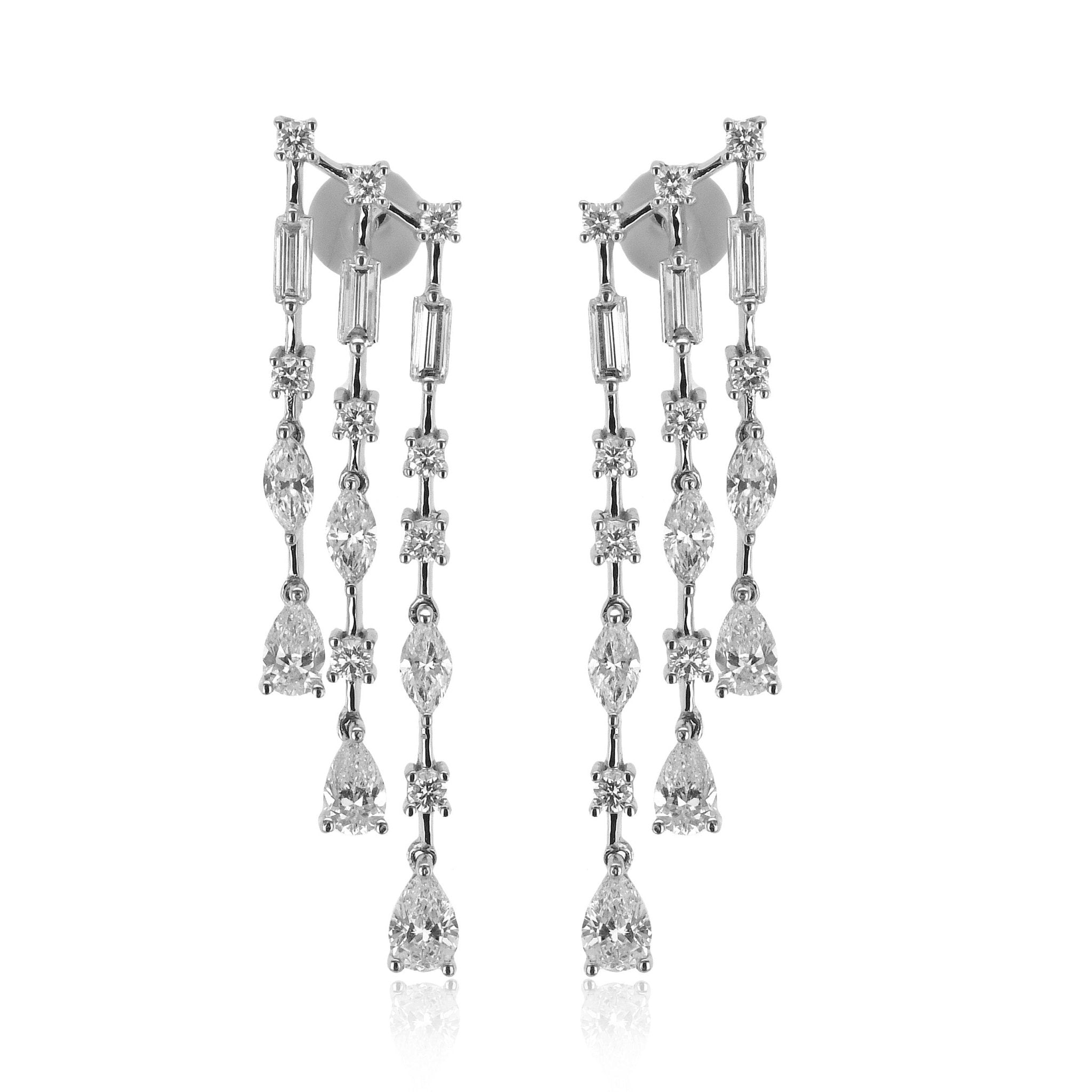 drop-earrings-in-18k-gold-with-diamonds LE4632