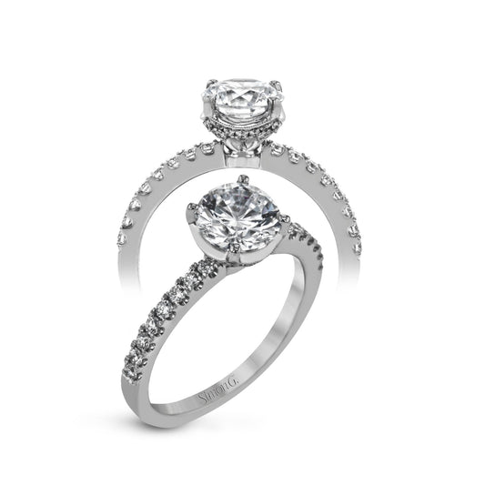 engagement-ring-in-18k-gold-with-diamonds