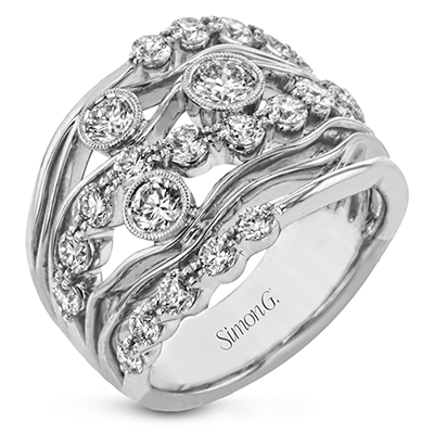 Fashion Ring In 18k Gold With Diamonds