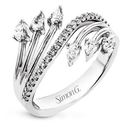 Fashion Ring in 18k Gold with Diamonds