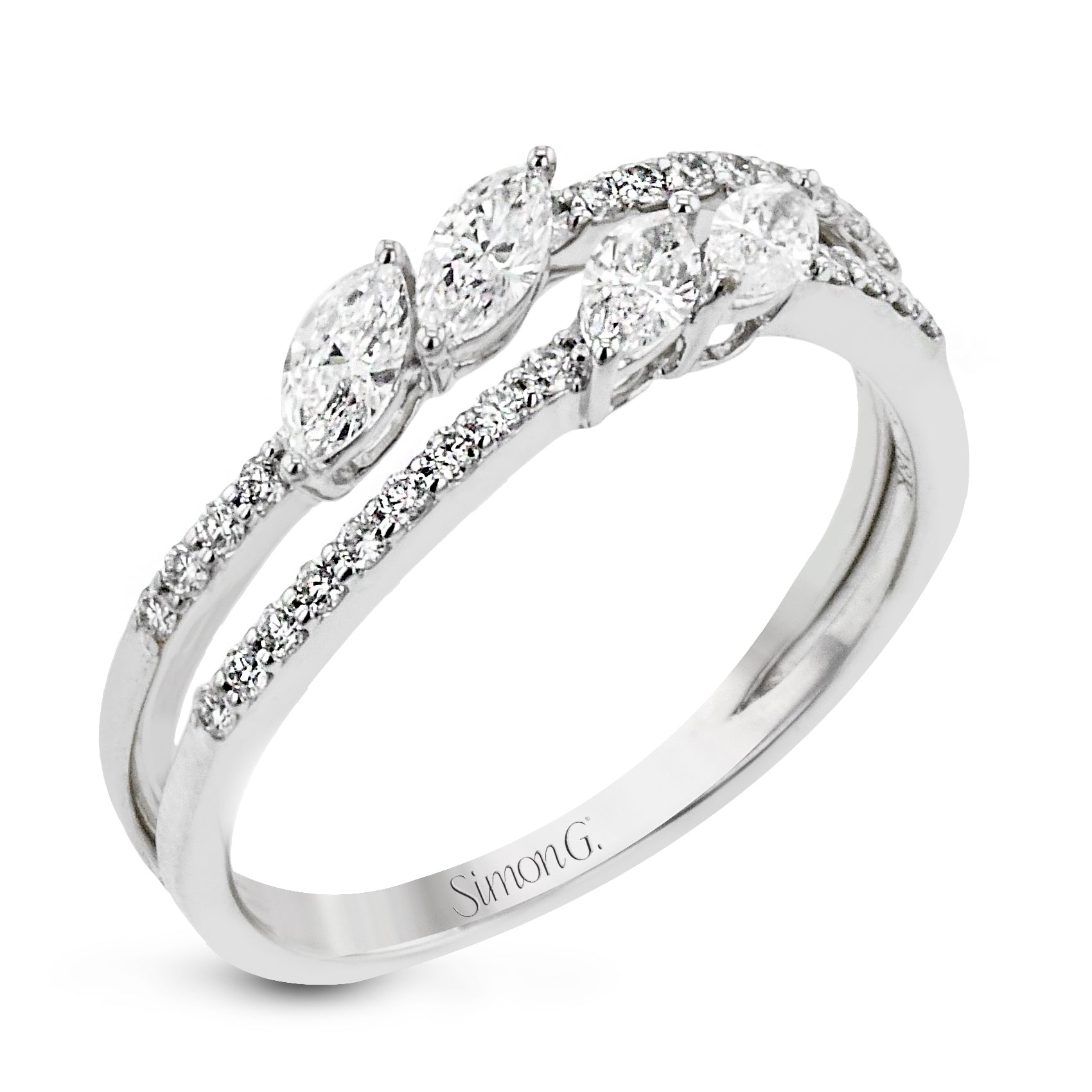 Fashion Ring in 18k Gold with Diamonds