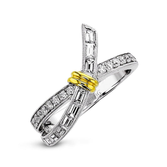 Fashion Ring In 18k Gold With Diamonds