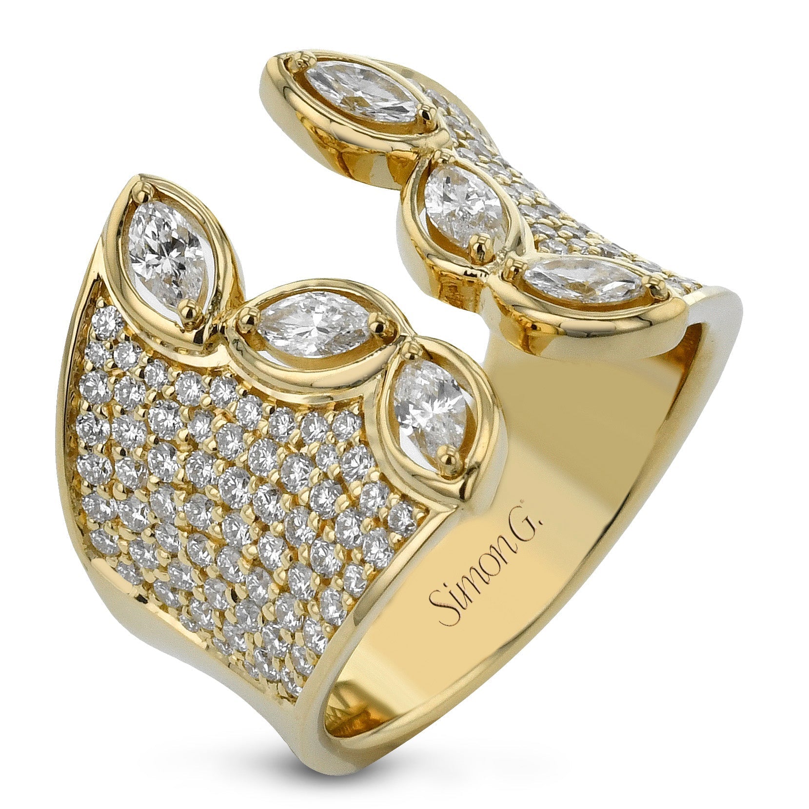 Fashion Ring In 18k Gold With Diamonds