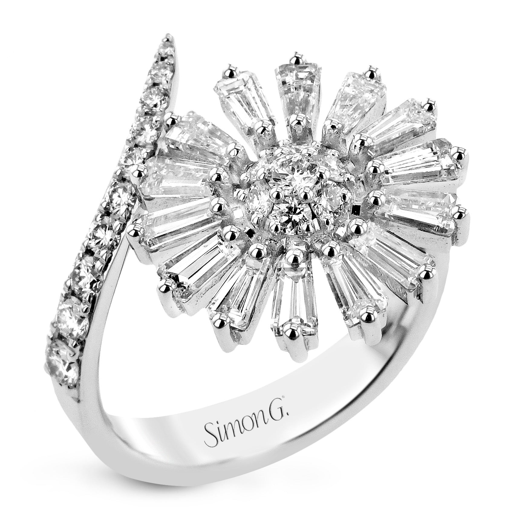 Flower Fashion Ring In 18k Gold With Diamonds